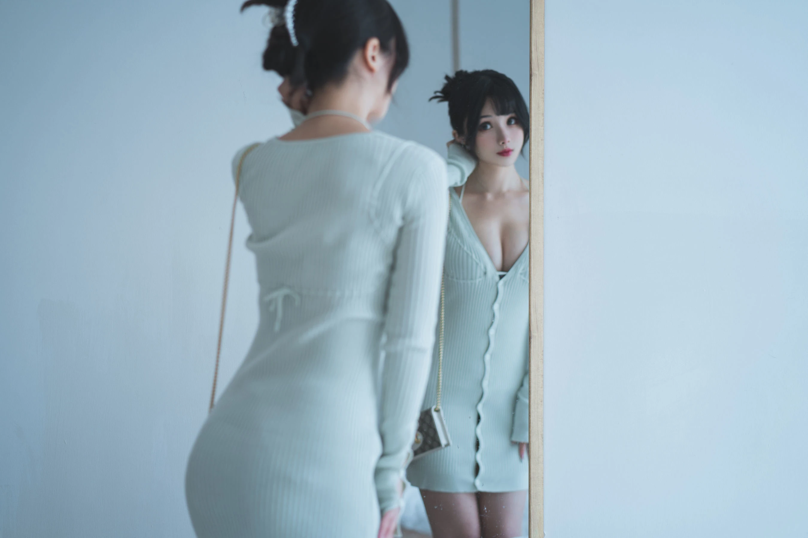 COS福利rioko凉凉子 – 人妻毛衣 [54P]插图1