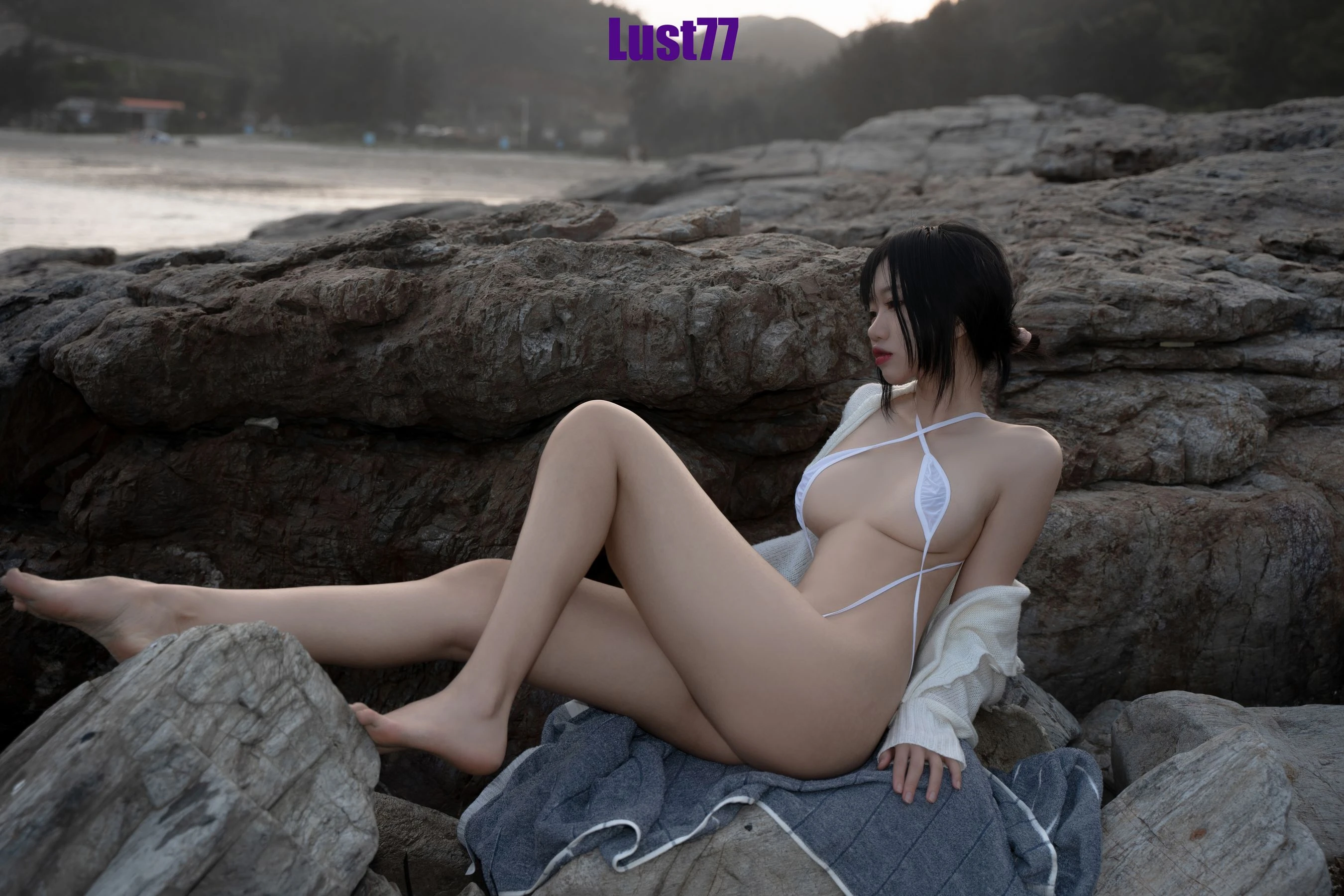 动漫博主柒柒要乖哦 – 礁石海岸 [52P]插图1