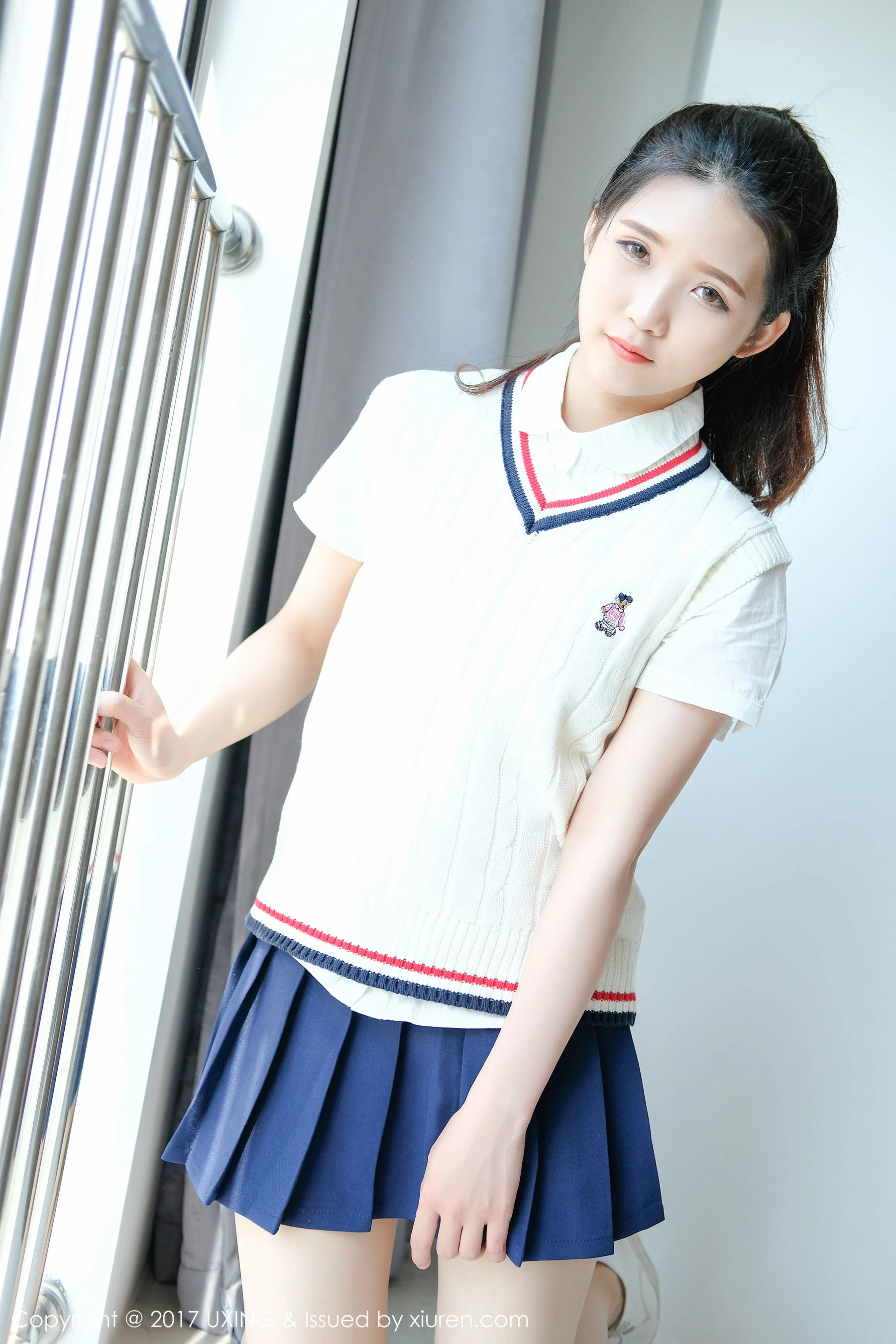 可爱的小叶子《校服软妹》 优星馆UXING VOL.056 [38P]插图8