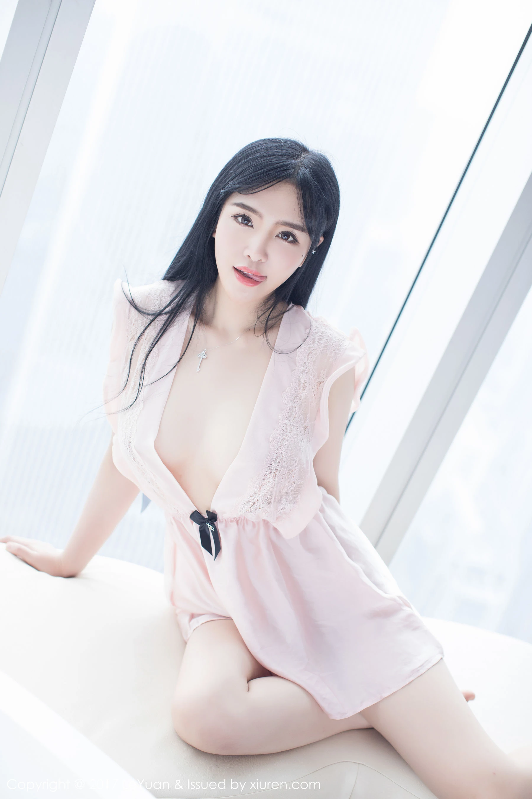 刘钰儿《粉嫩睡衣+白丝诱惑》 LeYuan 星乐园 VOL.046 [46P]插图5