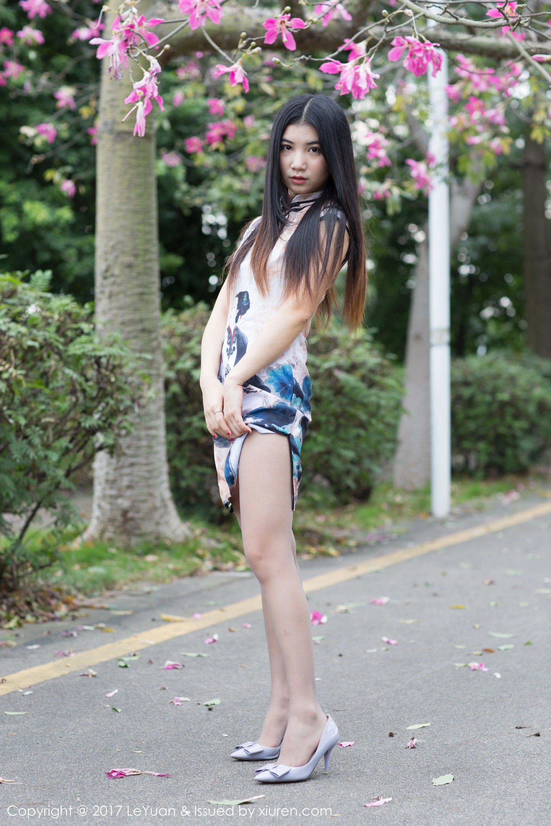 Winki絲女郎《外景和车拍美腿系列》 LeYuan 星乐园 VOL.039 [85P]插图2