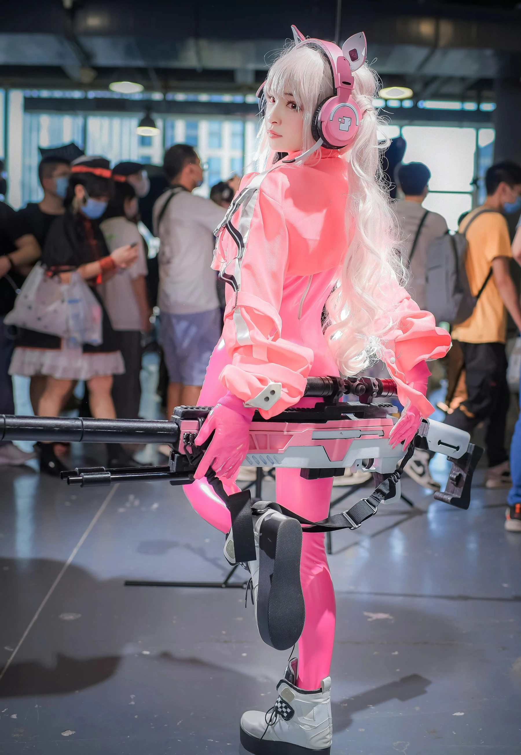 动漫博主九九八XY – 萤火虫漫展 NIKKE 胜利女神 爱丽丝 [18P]插图4