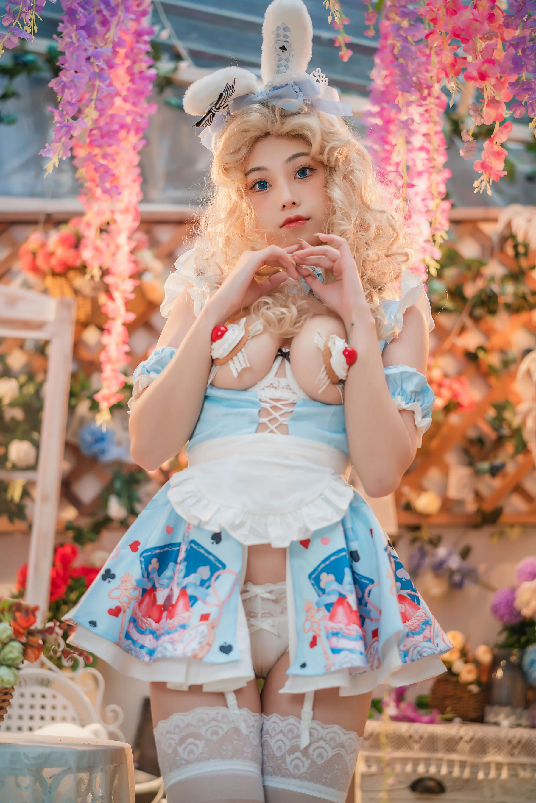 萌系小姐姐蜜汁猫裘 – 爱丽丝梦游仙境 兔子先生 [50P]插图6