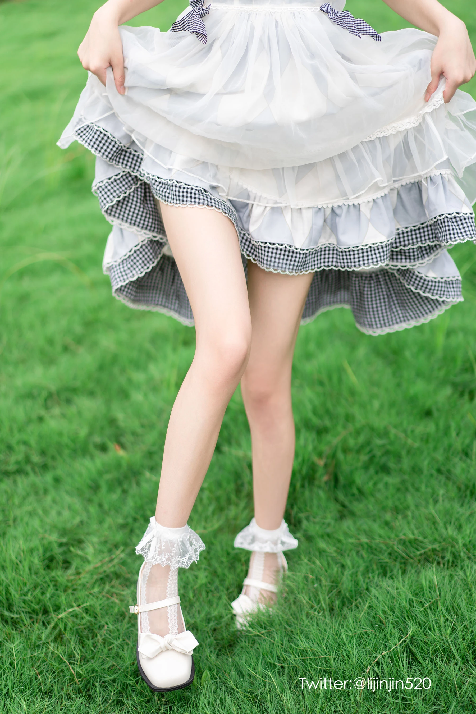 梨瑾瑾 – 草地 [22P]插图1