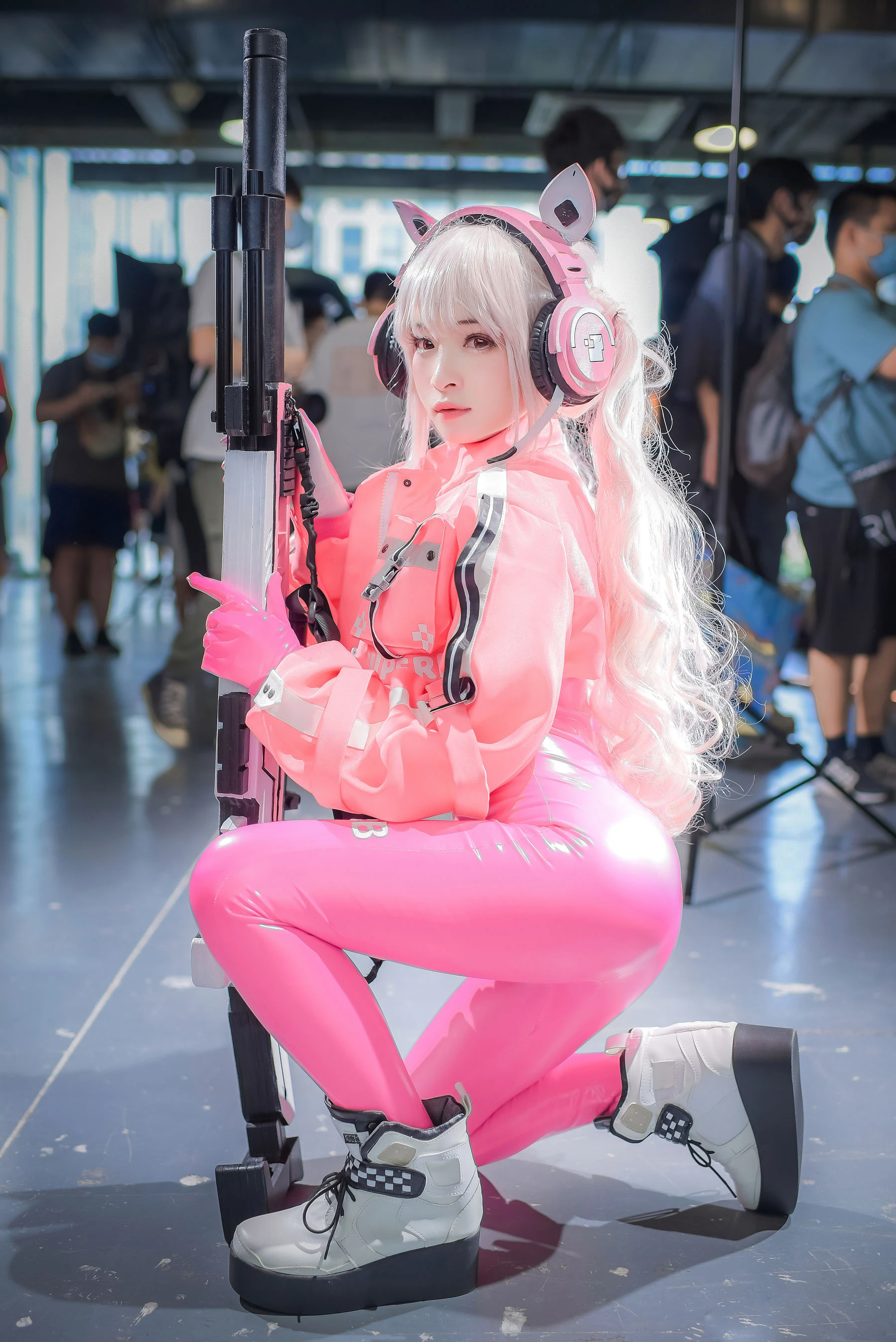 动漫博主九九八XY – 萤火虫漫展 NIKKE 胜利女神 爱丽丝 [18P]插图1