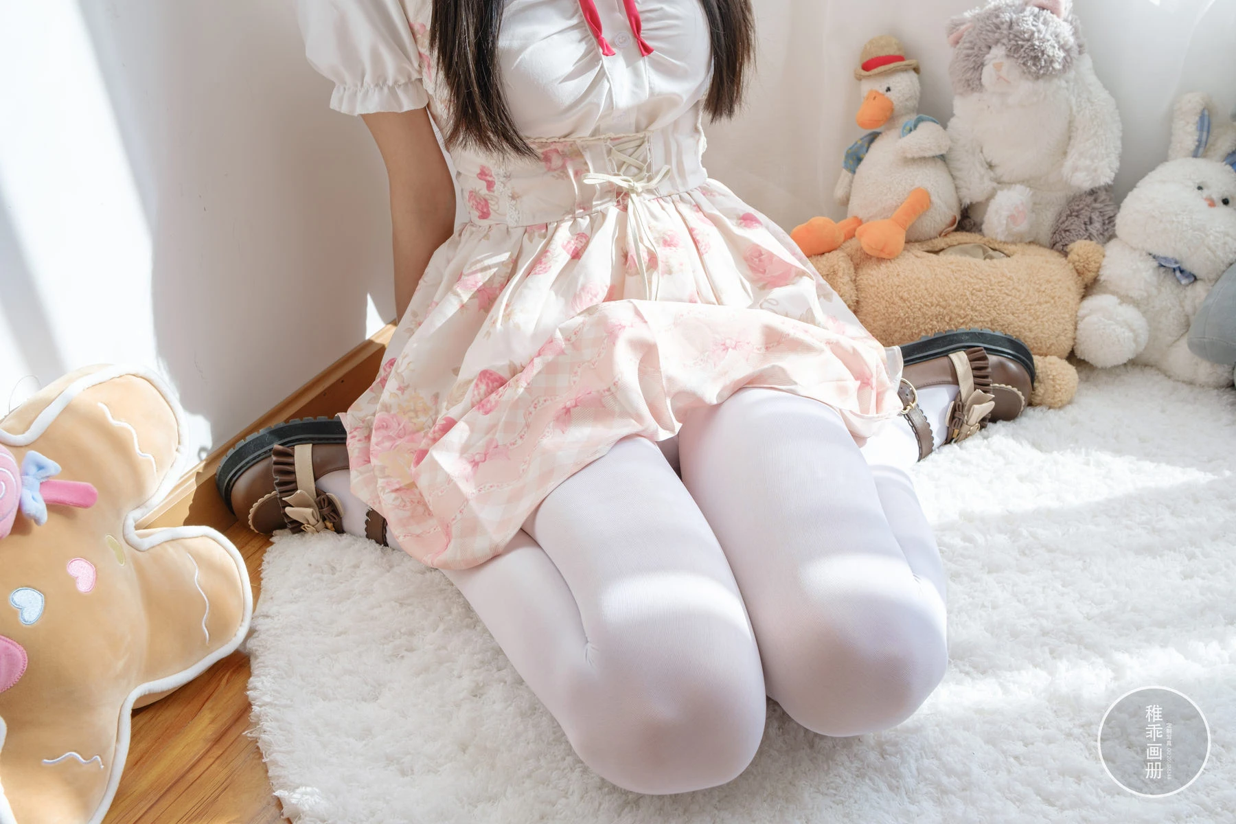 柴系小乖(稚乖画册) – 夜夜 白丝JK [81P]插图1