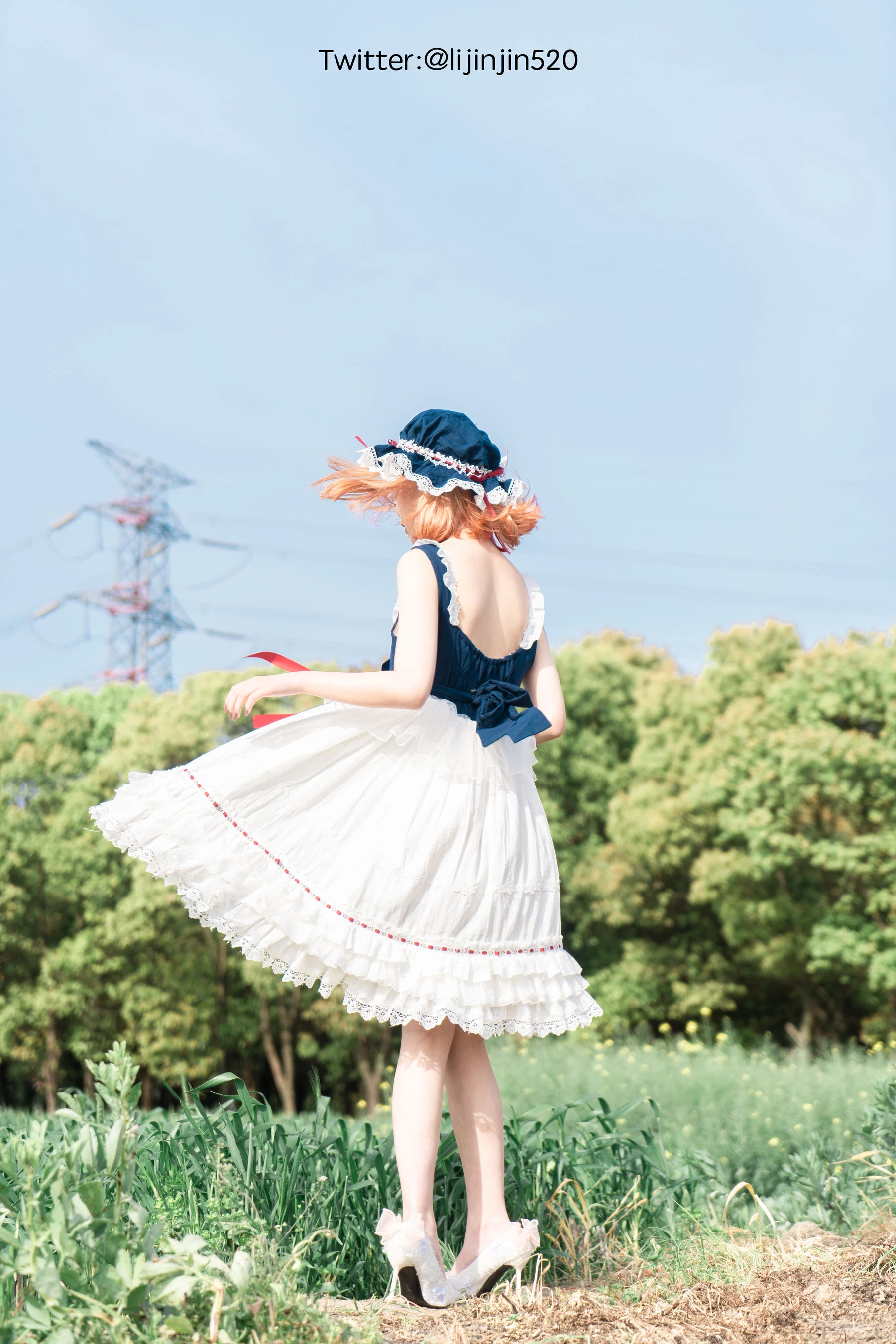 梨瑾瑾 – 户外LO裙 [22P]插图1