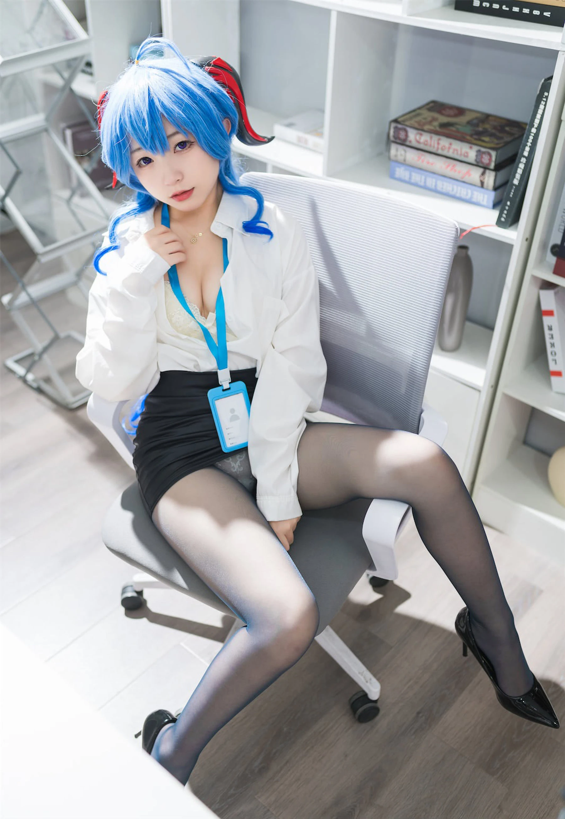 花铃 – 甘雨秘书OL [93P]|图集秀
