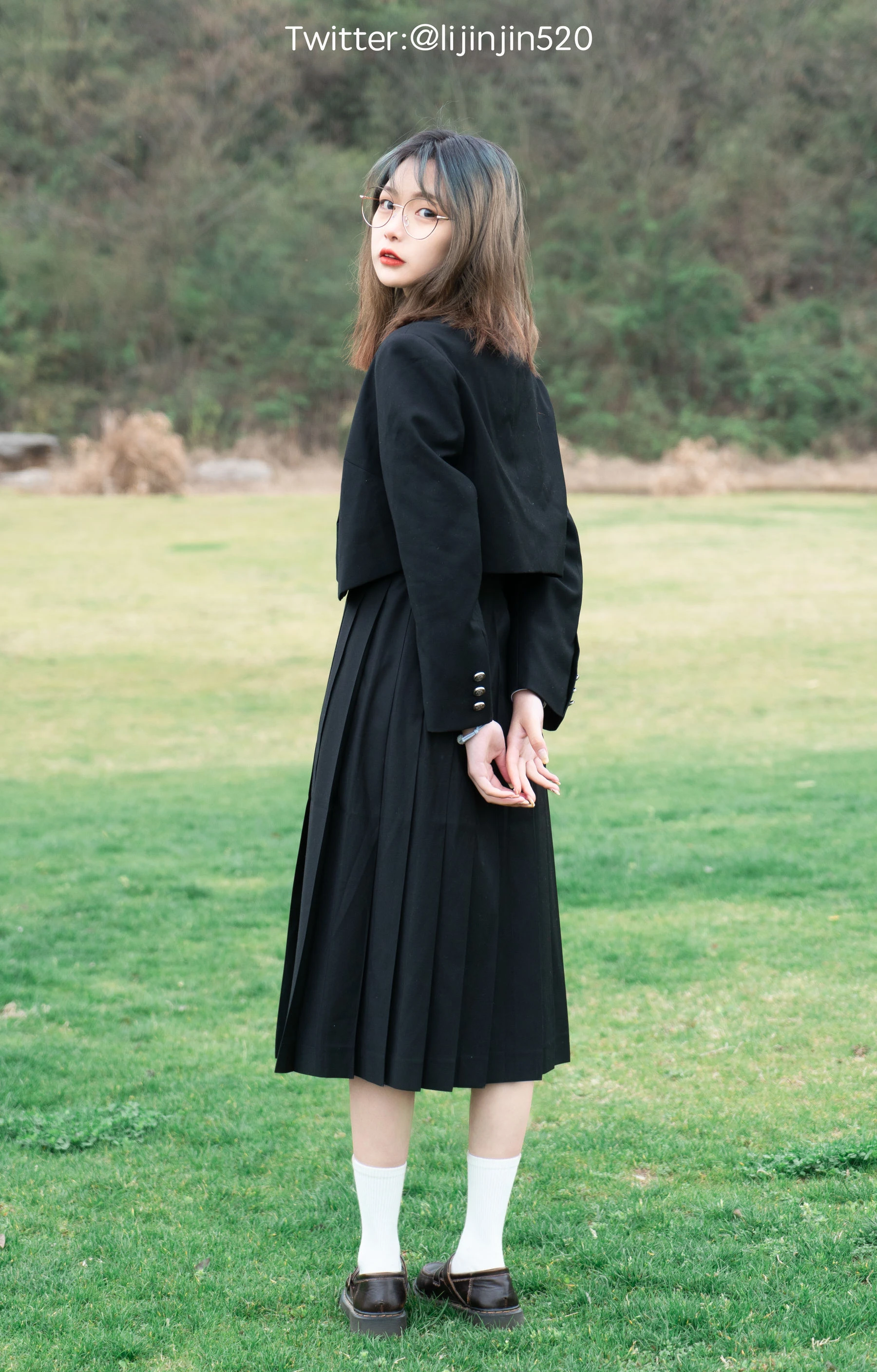 梨瑾瑾 – 户外黑长服 [20P]插图1