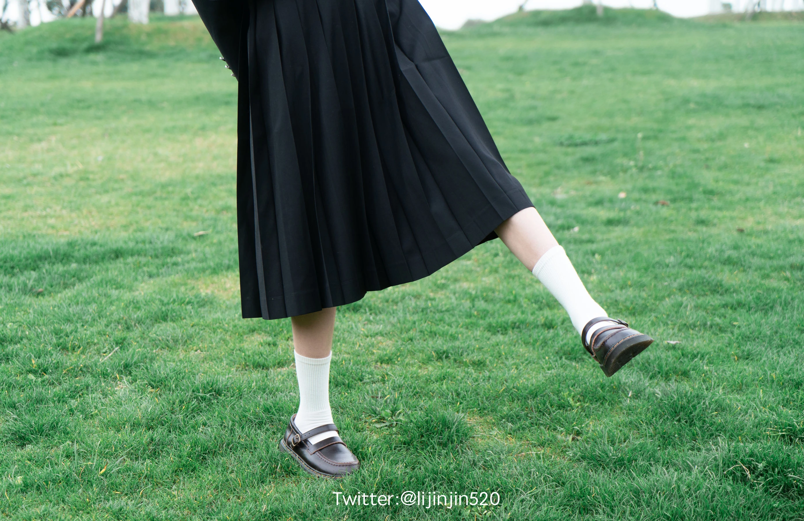 梨瑾瑾 – 户外黑长服 [20P]插图3