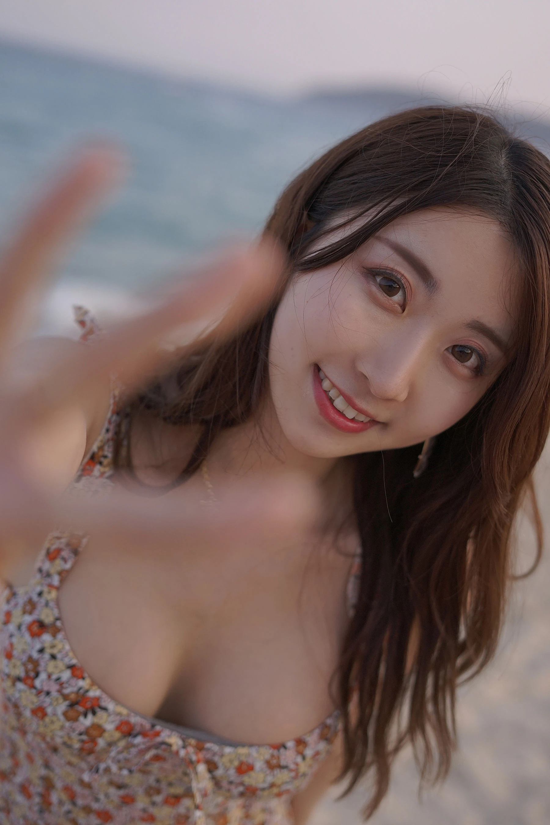 人气Coser黑川 – 海岛之旅 碎花连衣裙 [19P]|图集秀
