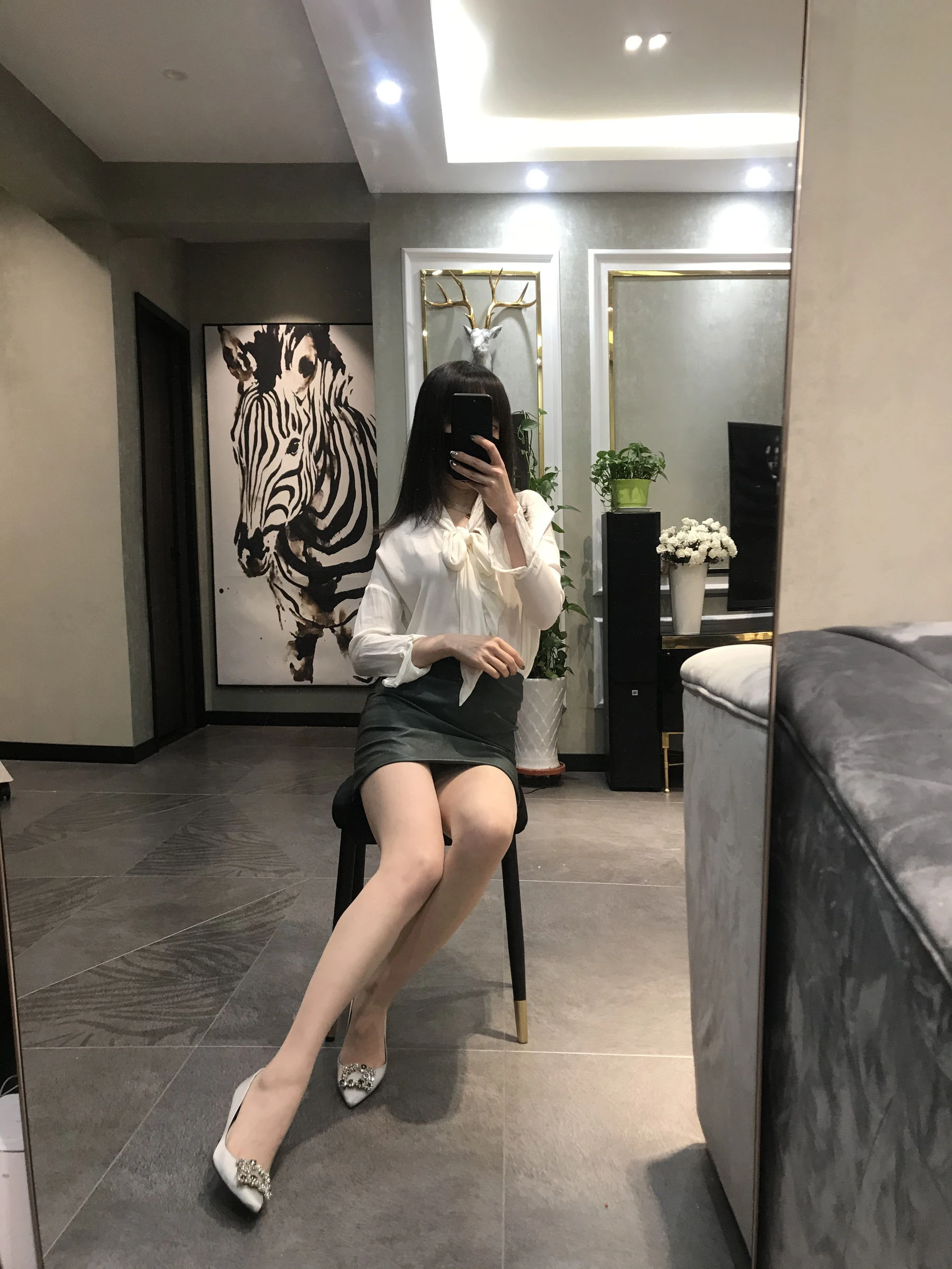 丝足博主麋鹿_Monroe 2020.04.04 圆臀诱惑 [48P]插图2