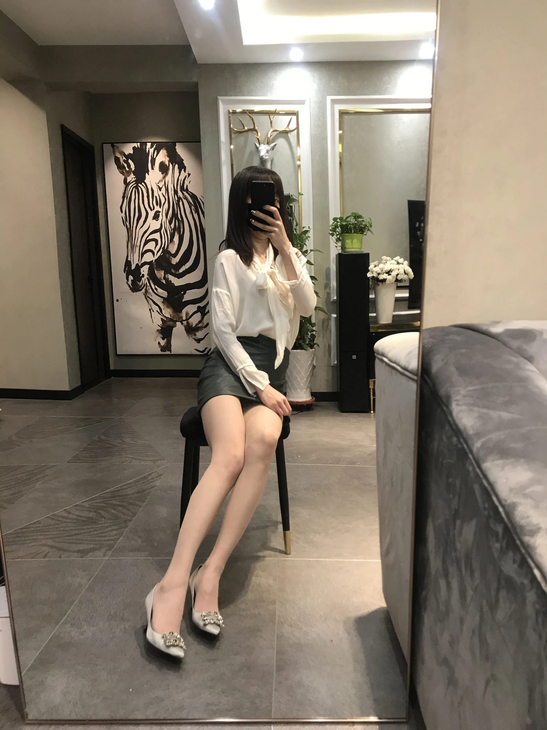 丝足博主麋鹿_Monroe 2020.04.04 圆臀诱惑 [48P]插图3