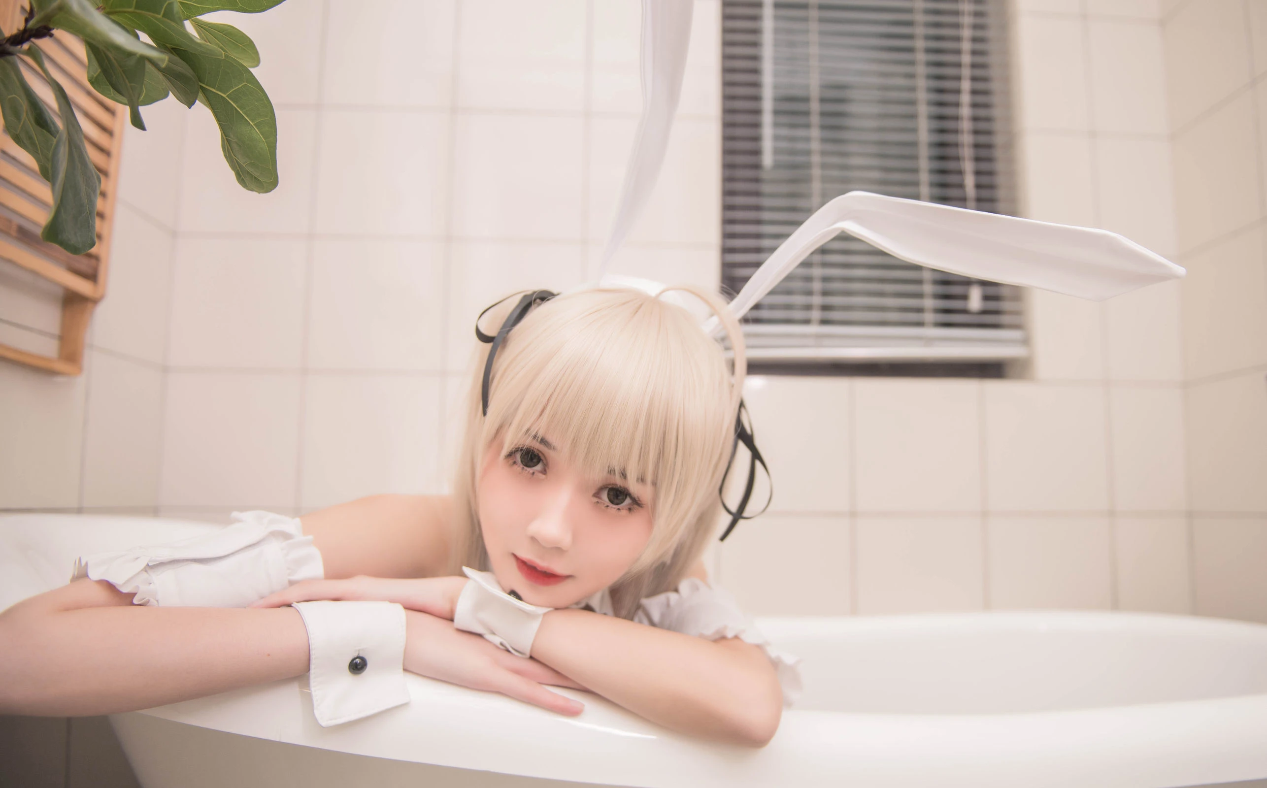 [萝莉COS] 小妖精你的负卿 – 穹妹兔女郎 [18P]插图1