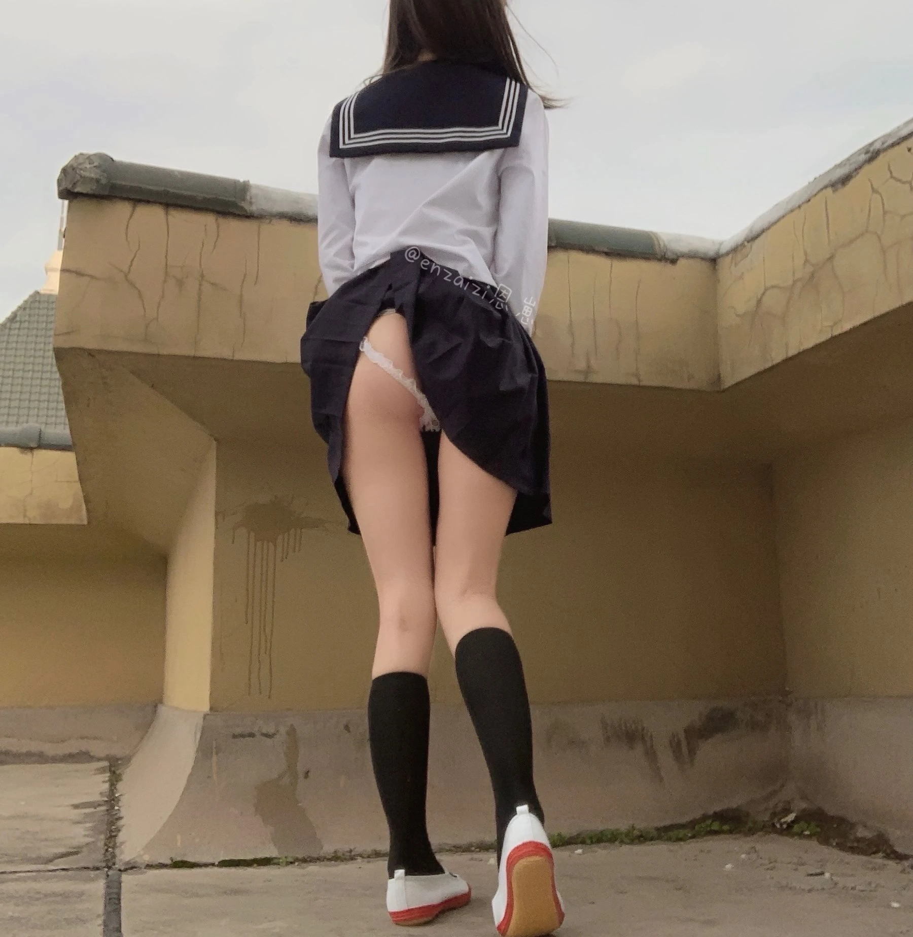 恩崽 – 天台水手服 [123P]插图3