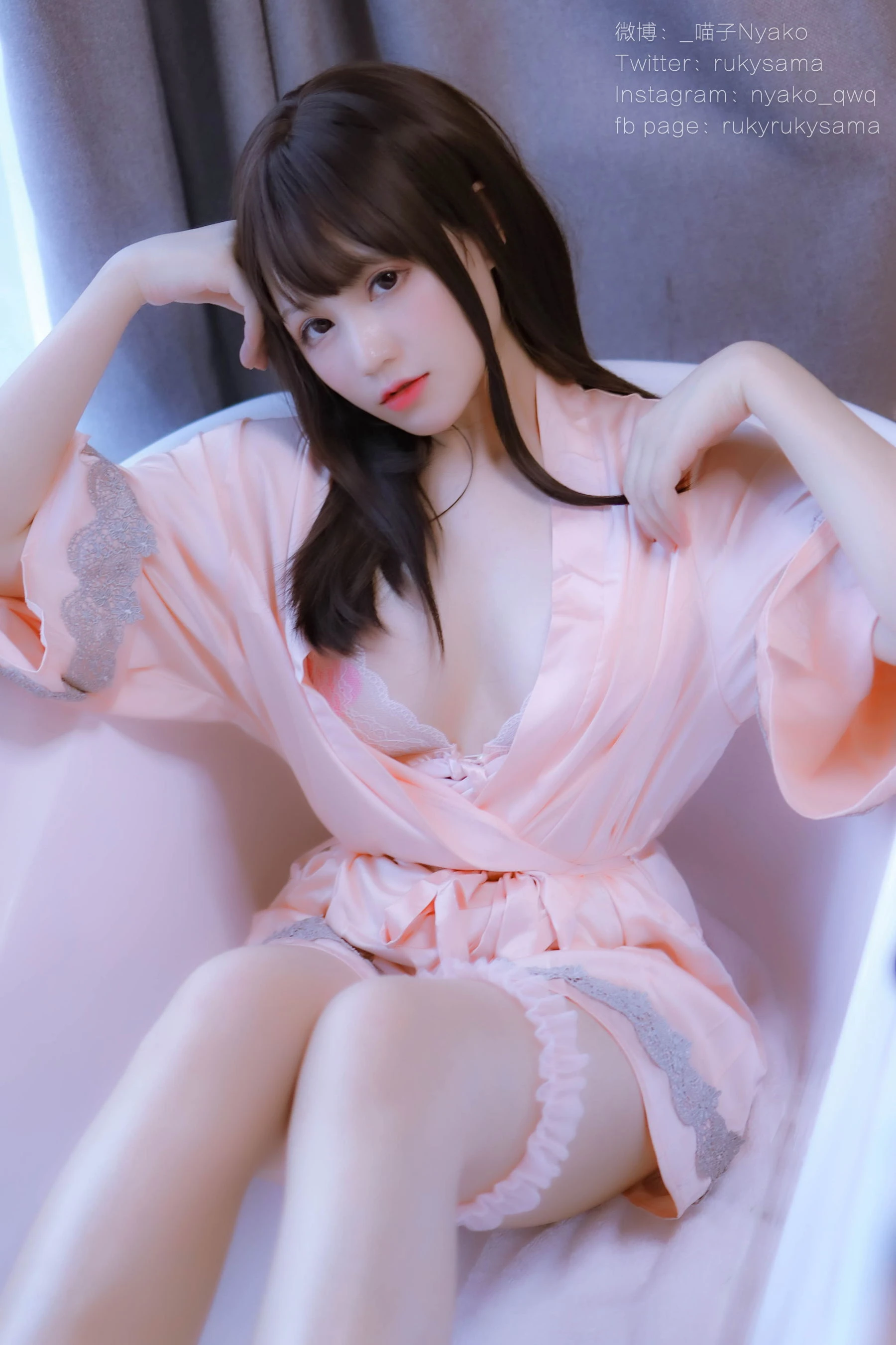 萌妹子Nyako喵子 – 妄想彼女との同棲生活 之 粉嫩丝绸睡衣 [79P]插图3