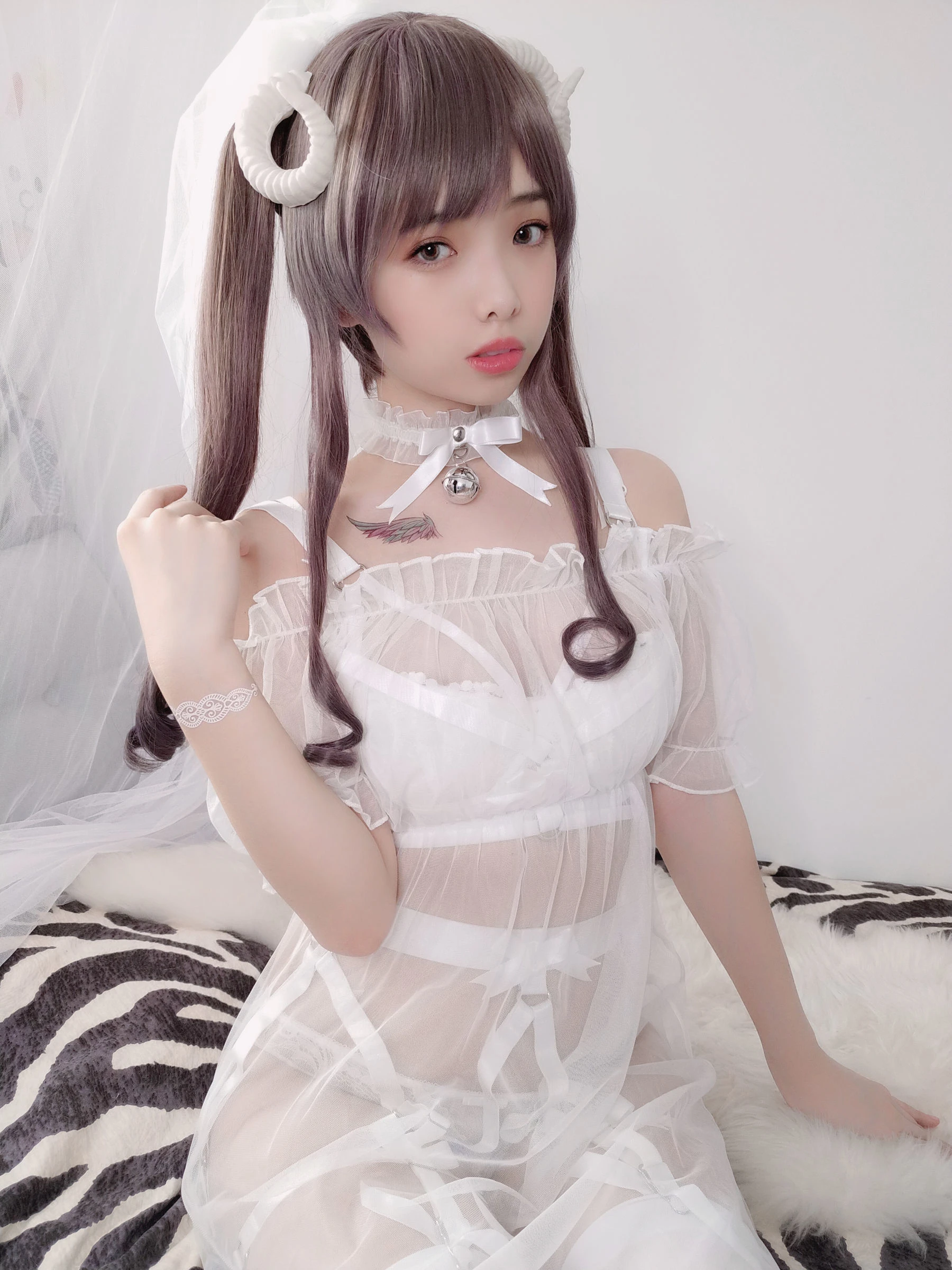 [萝莉COS] 雯妹 – 白色小绵羊 [42P]|图集秀