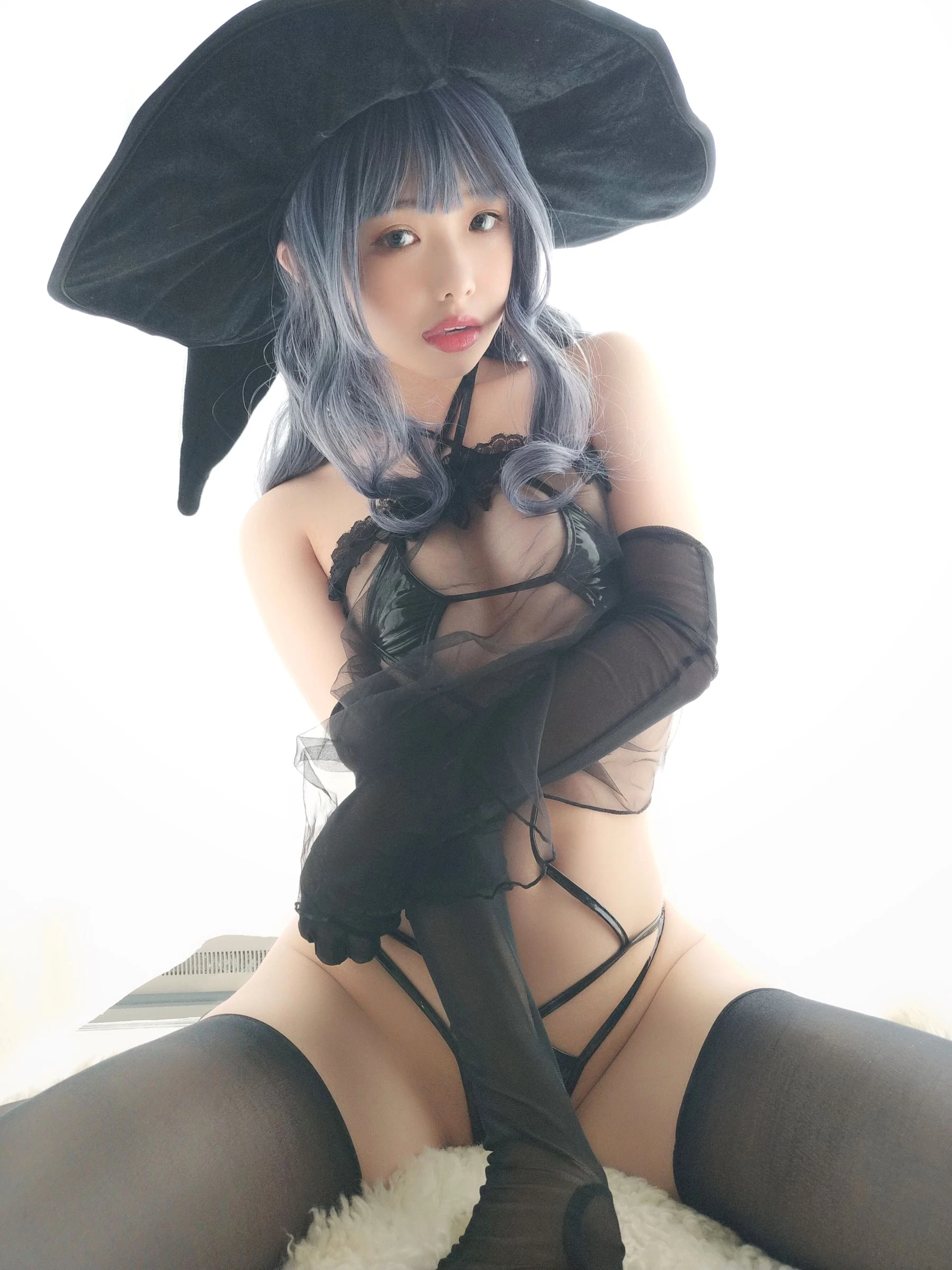 动漫博主雯妹 女巫 [32P]|图集秀