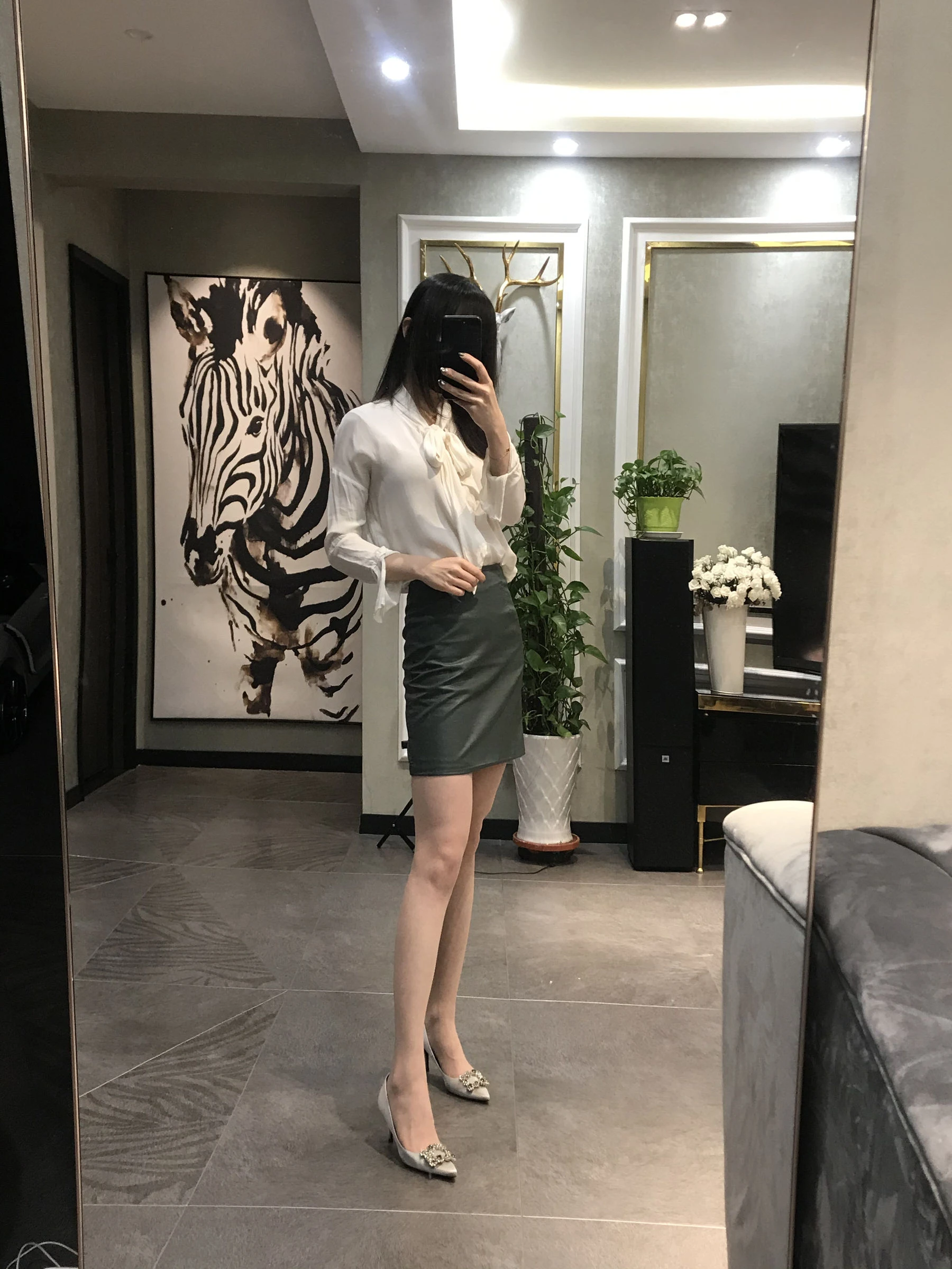 丝足博主麋鹿_Monroe 2020.04.04 圆臀诱惑 [48P]插图1