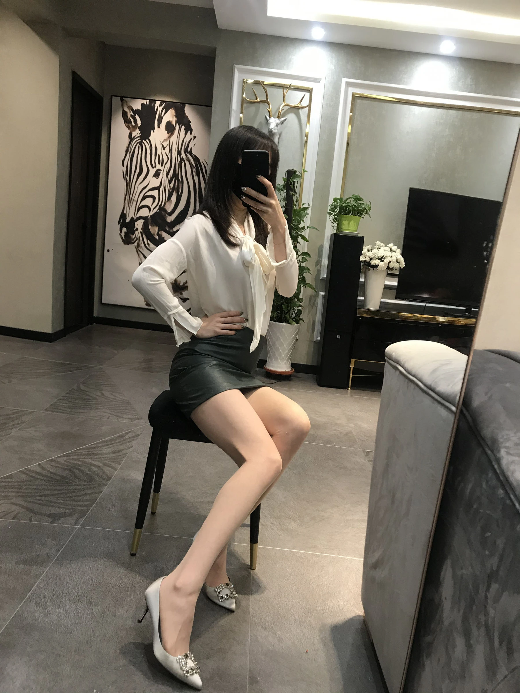 丝足博主麋鹿_Monroe 2020.04.04 圆臀诱惑 [48P]插图4