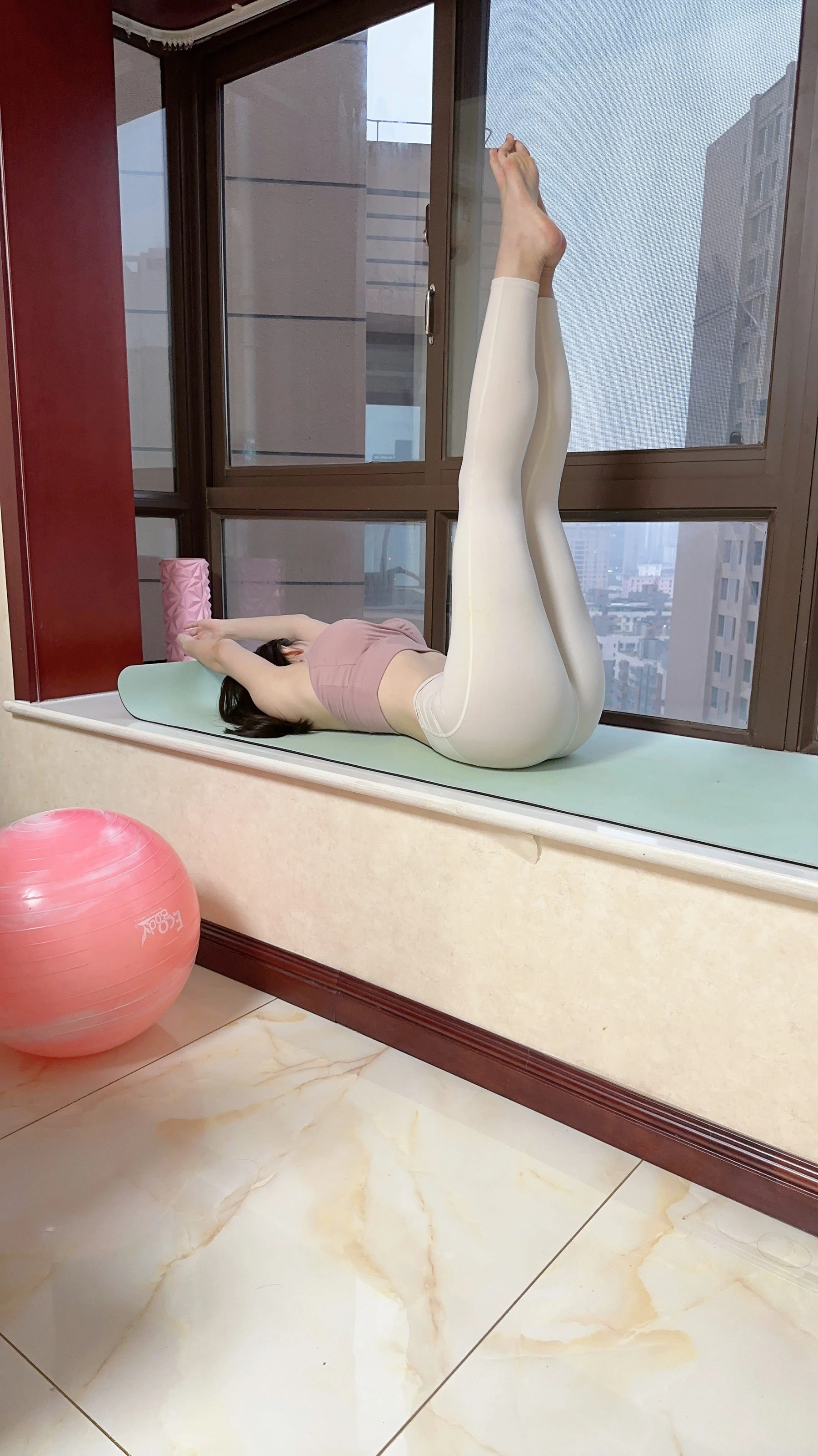 奶宝妹纸 – 美少妇瑜伽 [53P]插图7