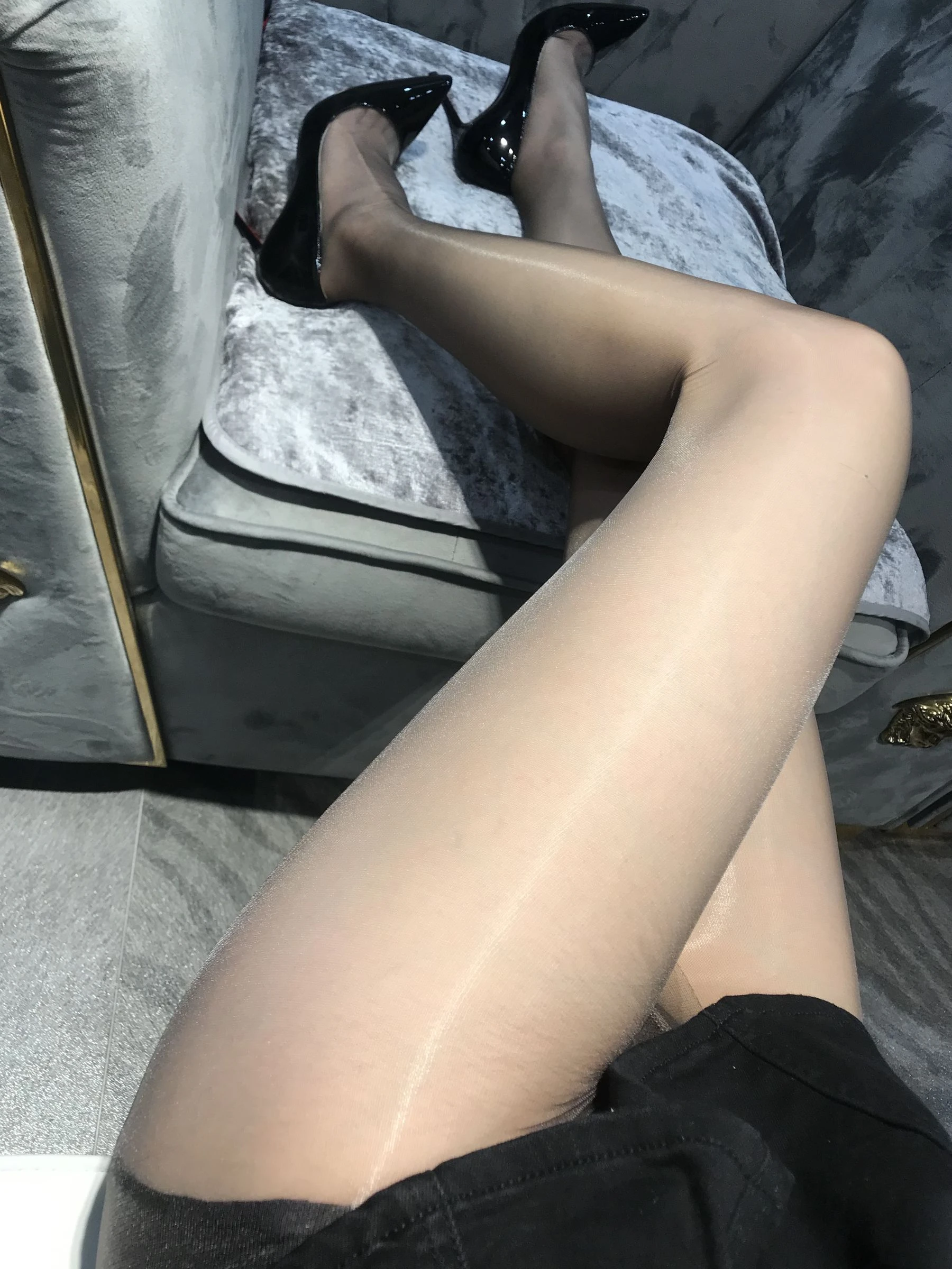 丝足博主麋鹿_Monroe 2020.06.02 灰亮丝 [7P]插图4