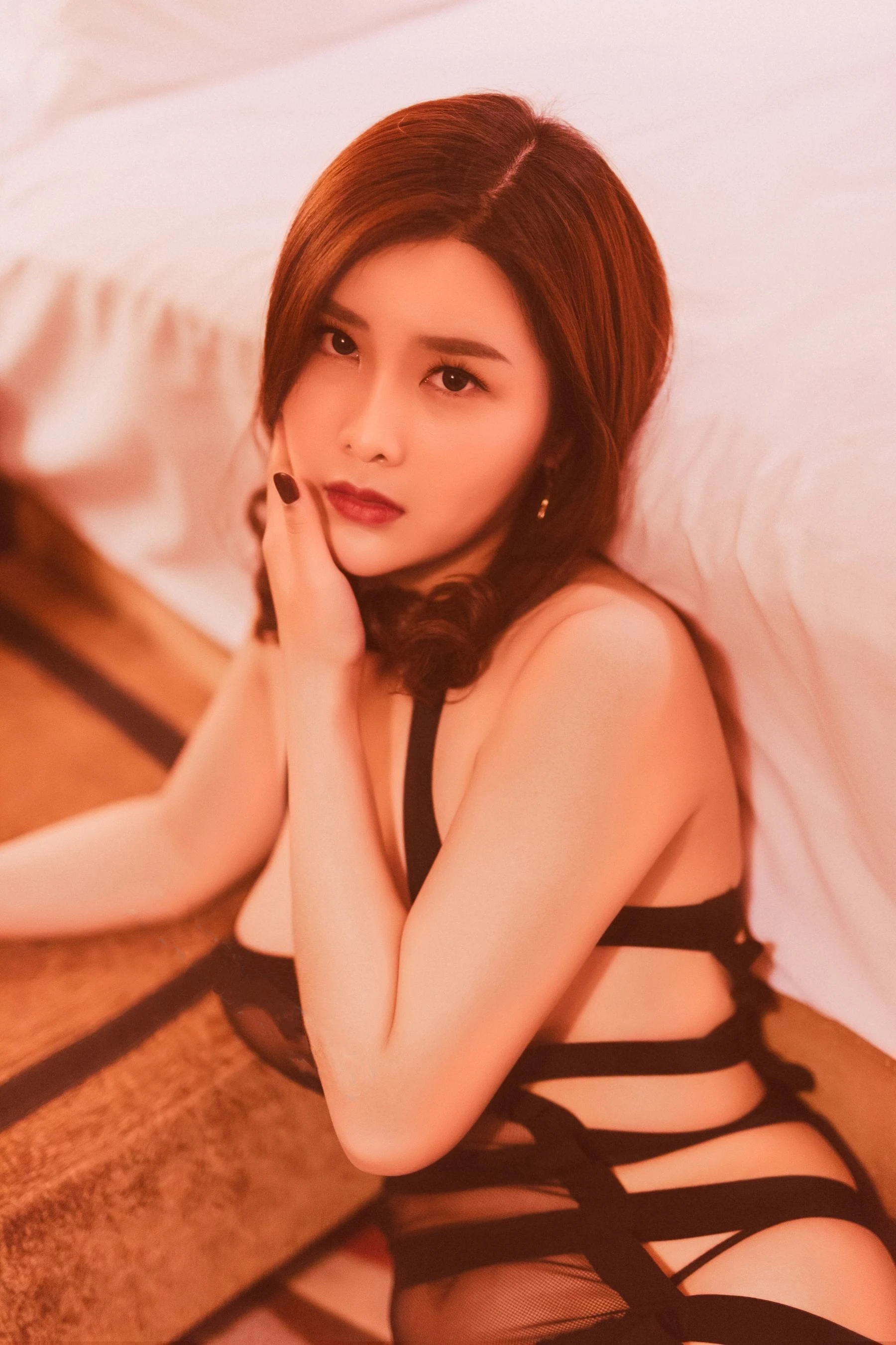 闫盼盼 黑带束缚 [35P]插图1