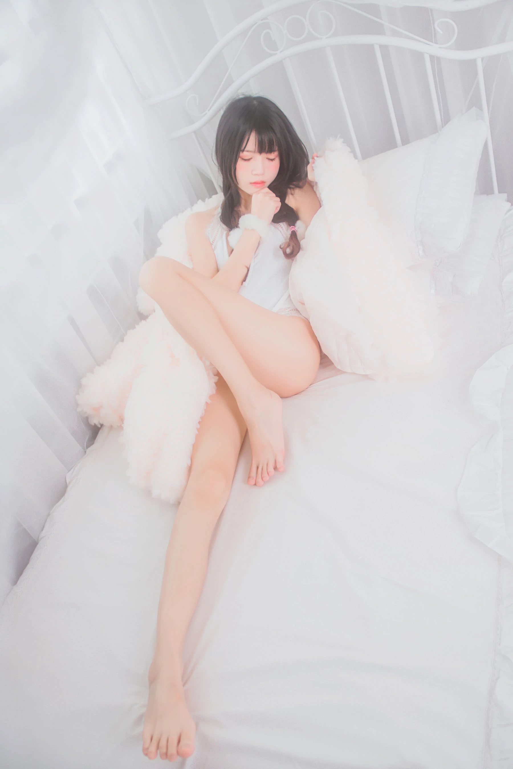 桜桃喵 冬眠系列 纯白私房 [46P]插图4