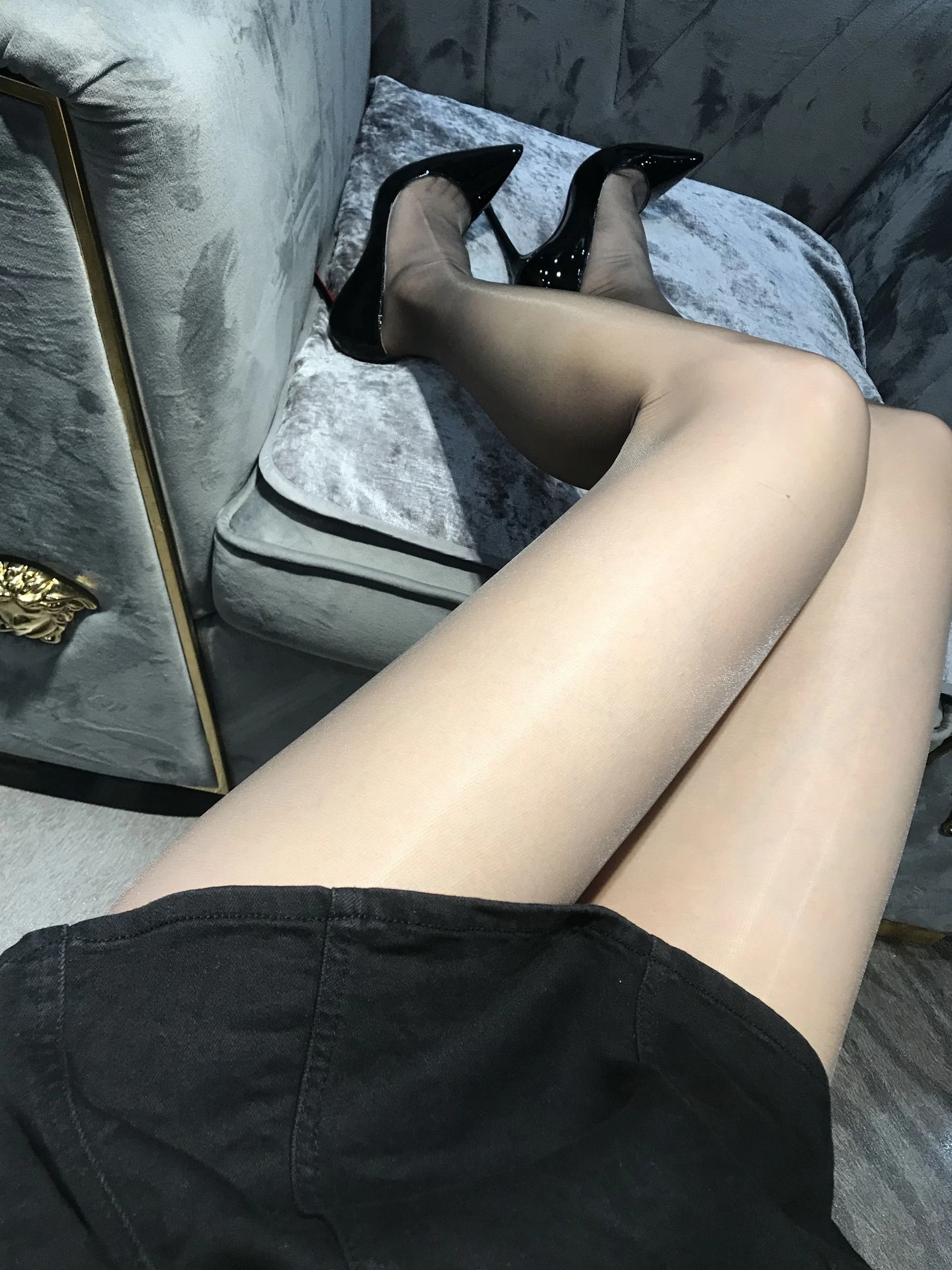 丝足博主麋鹿_Monroe 2020.06.02 灰亮丝 [7P]插图3