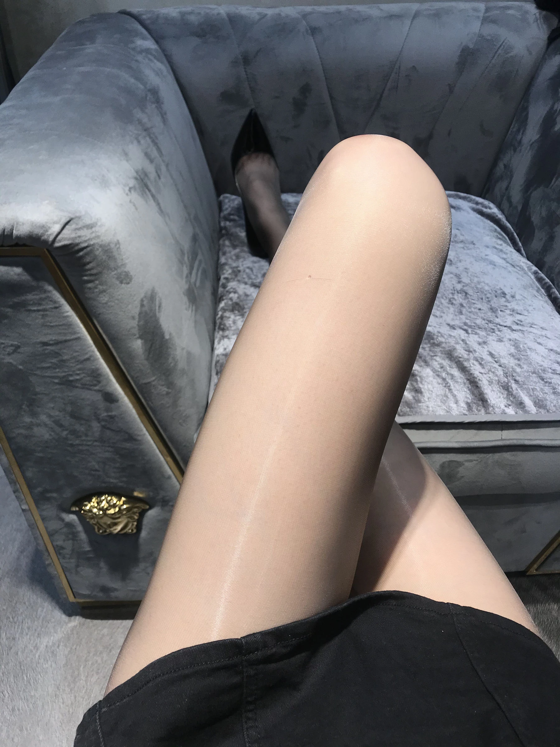 丝足博主麋鹿_Monroe 2020.06.02 灰亮丝 [7P]插图1