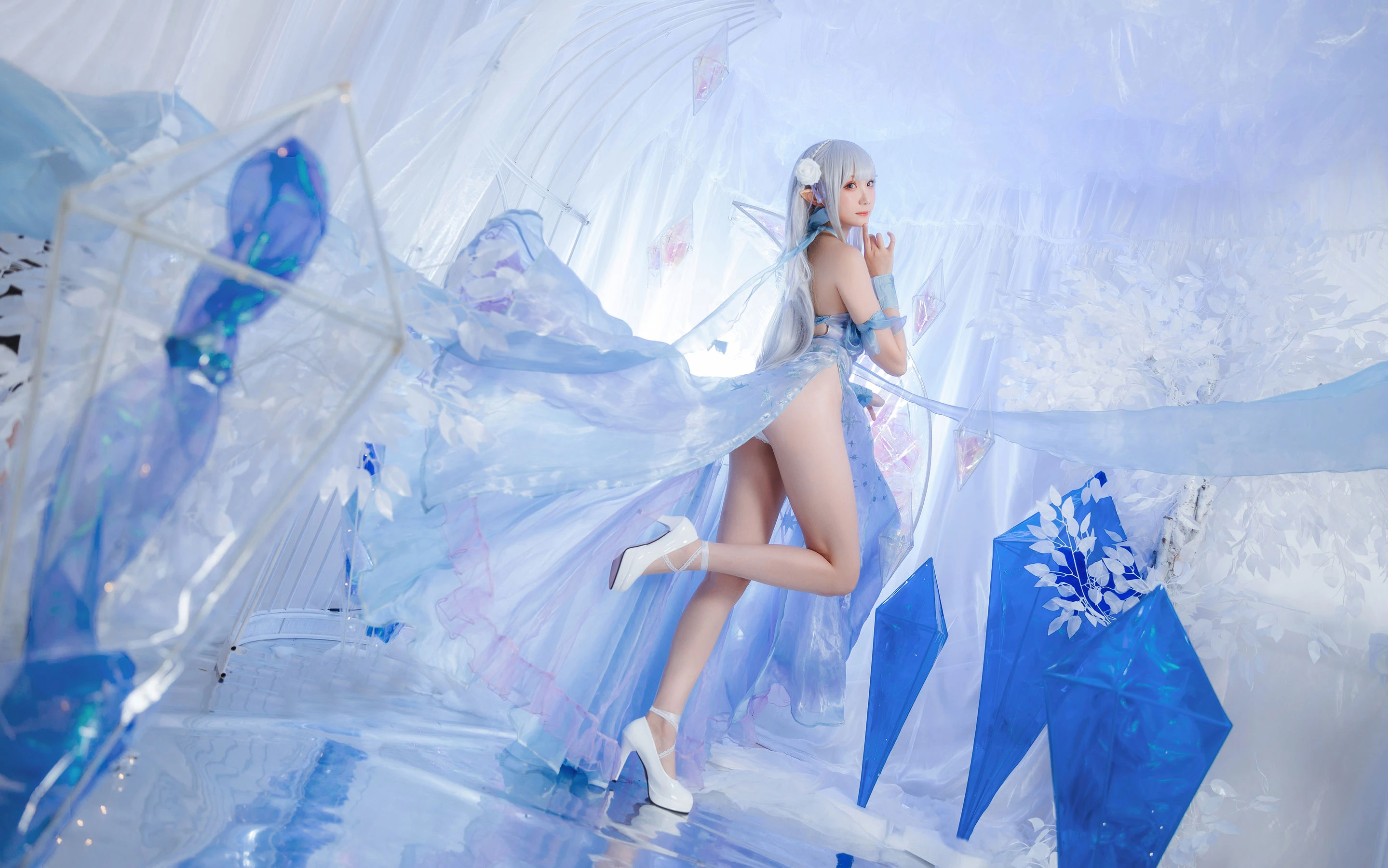 Coser瓜希酱福利 – 爱蜜莉雅 水晶礼服 [28P]插图3