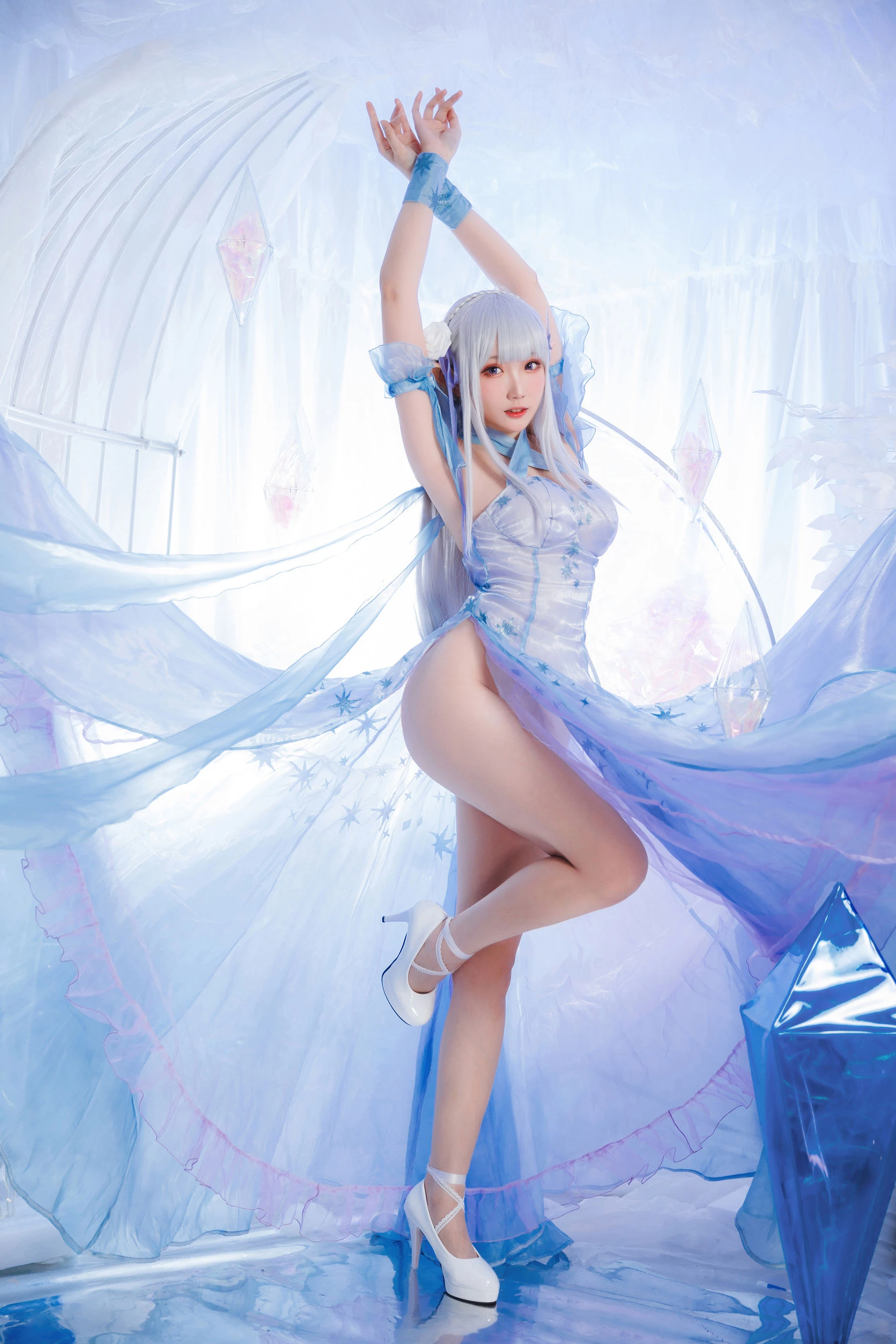 Coser瓜希酱福利 – 爱蜜莉雅 水晶礼服 [28P]插图1