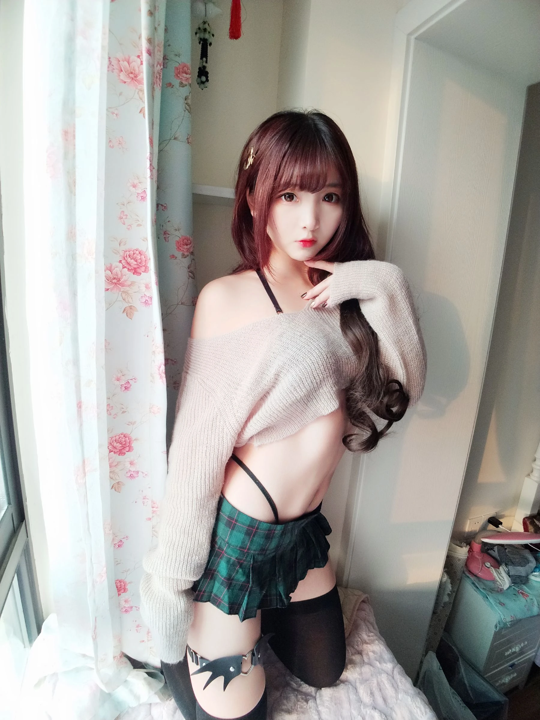 二次元美女古川kagura – 性感毛衣 [40P]插图4