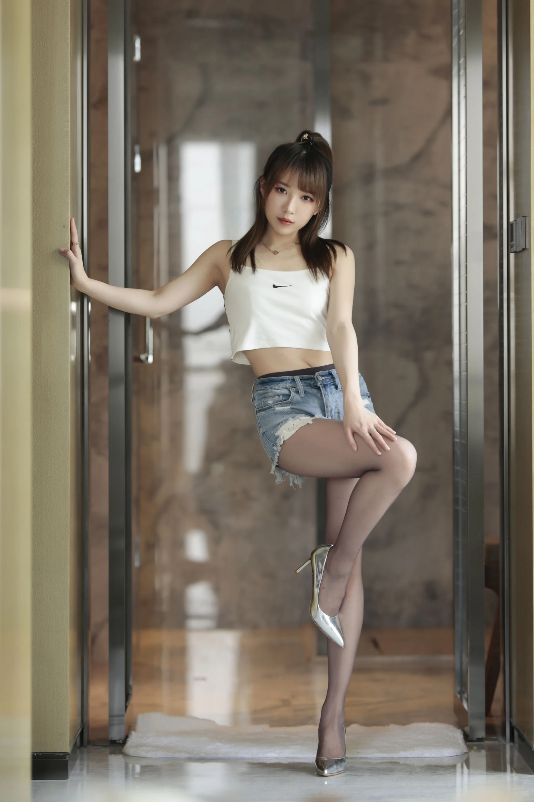 斗鱼主播小女巫露娜 – 牛仔小裤裤 [84P]插图3