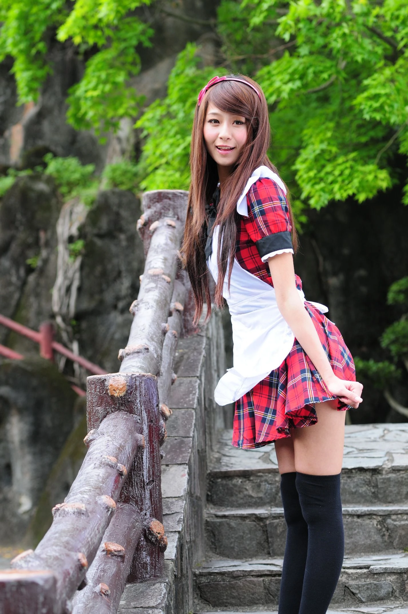 winnie小雪/庄温妮《校园长筒袜女仆美拍》 [87P]插图1