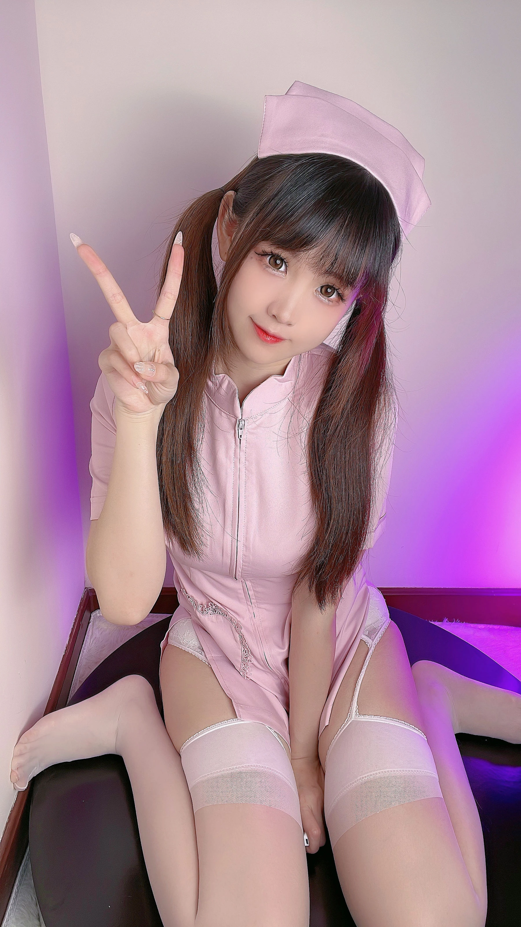 miko酱ww – 护士姐姐 [26P]插图5