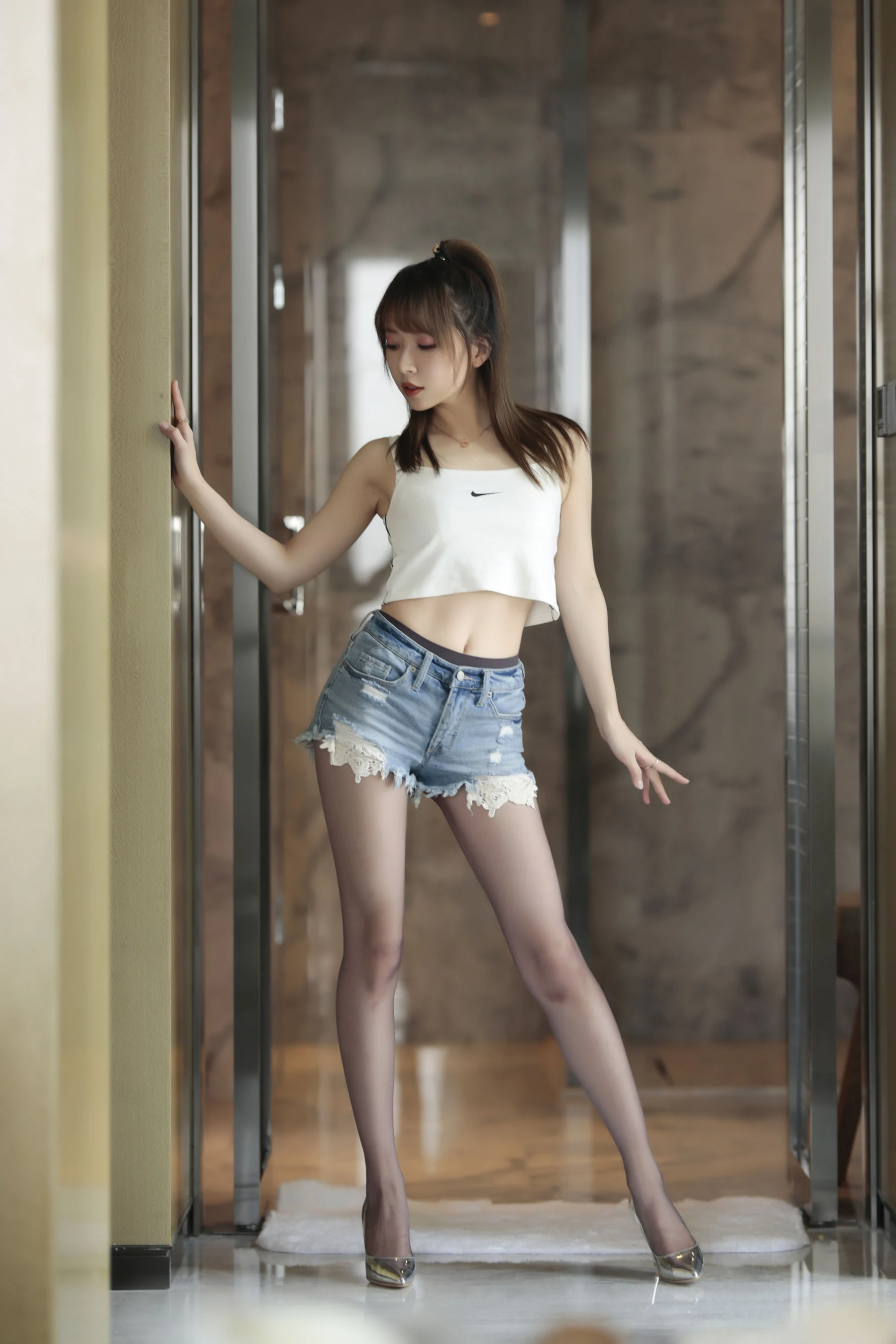 斗鱼主播小女巫露娜 – 牛仔小裤裤 [84P]插图2