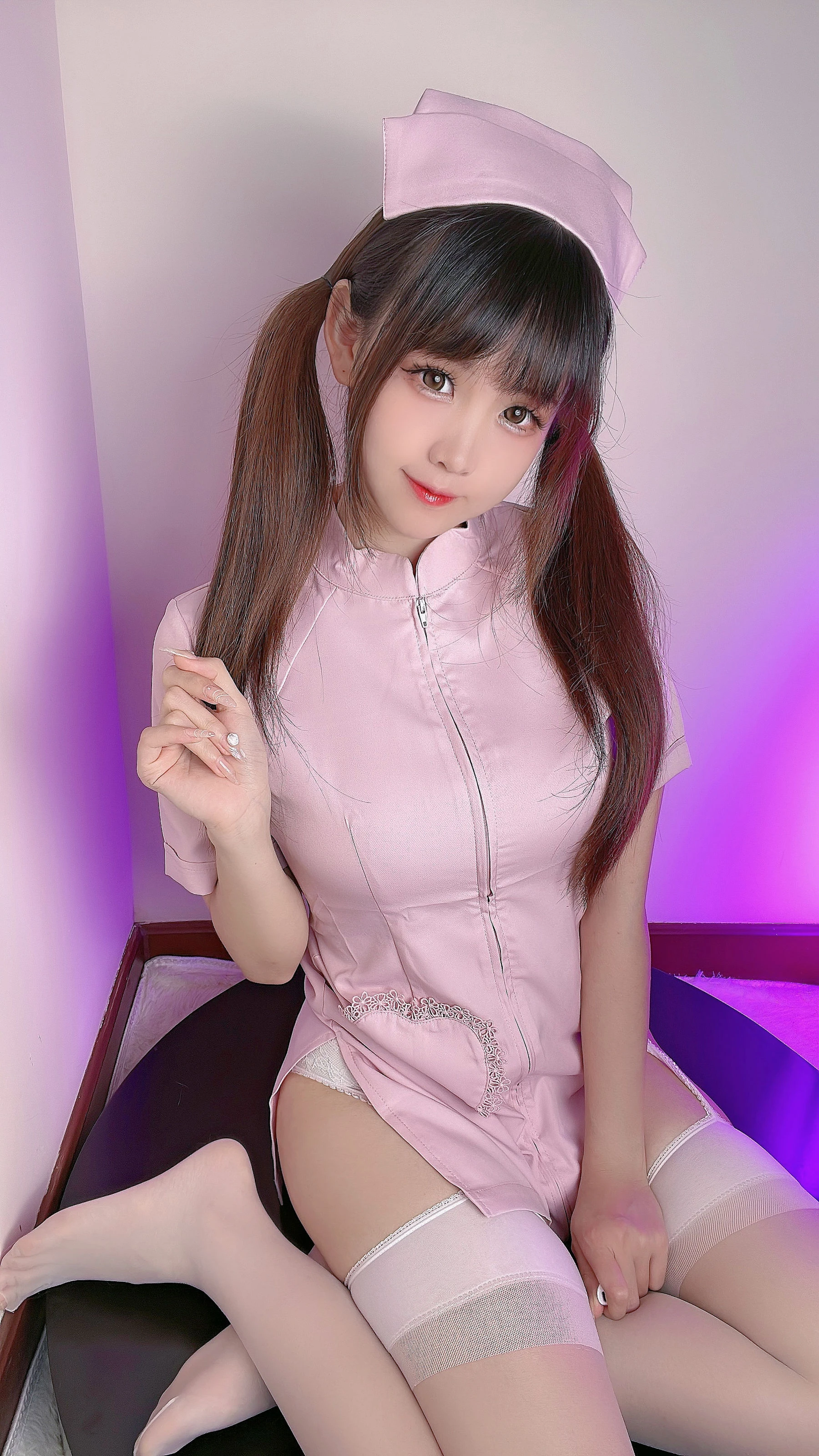 miko酱ww – 护士姐姐 [26P]插图2