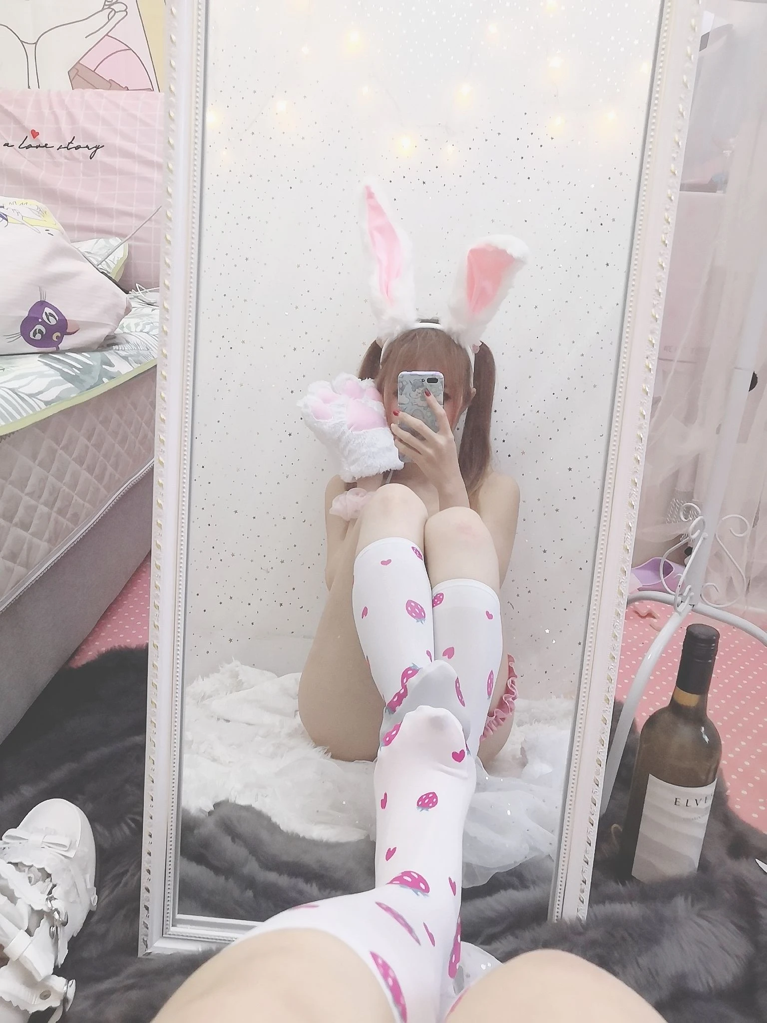 钛合金大粑粑 – 草莓兔兔 [22P]插图1