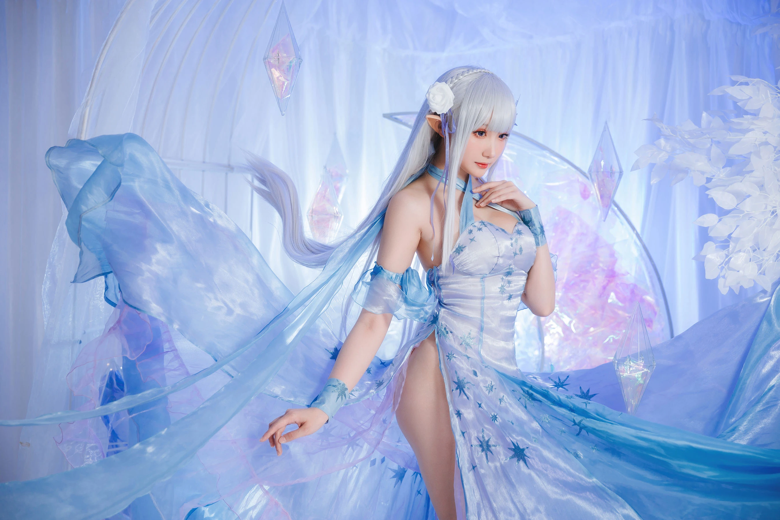 Coser瓜希酱福利 – 爱蜜莉雅 水晶礼服 [28P]|图集秀