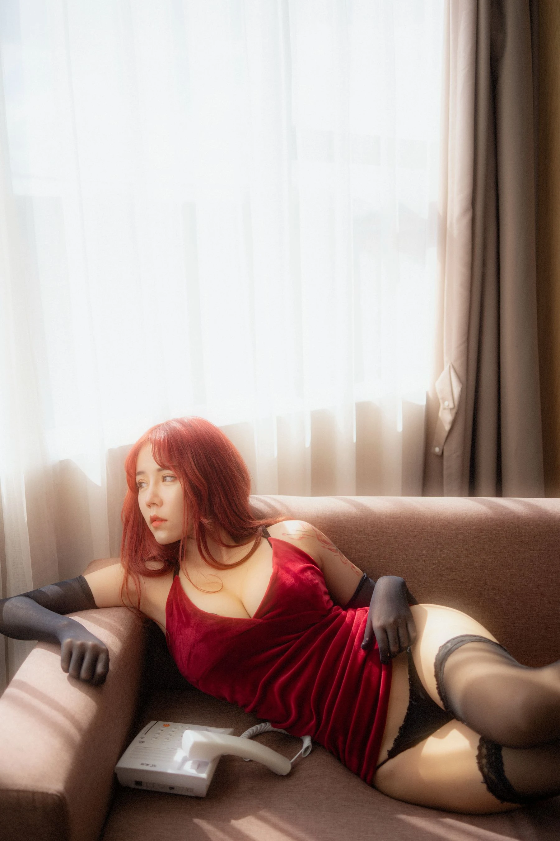 微博妹子 汐 – 红衣 [14P]插图5