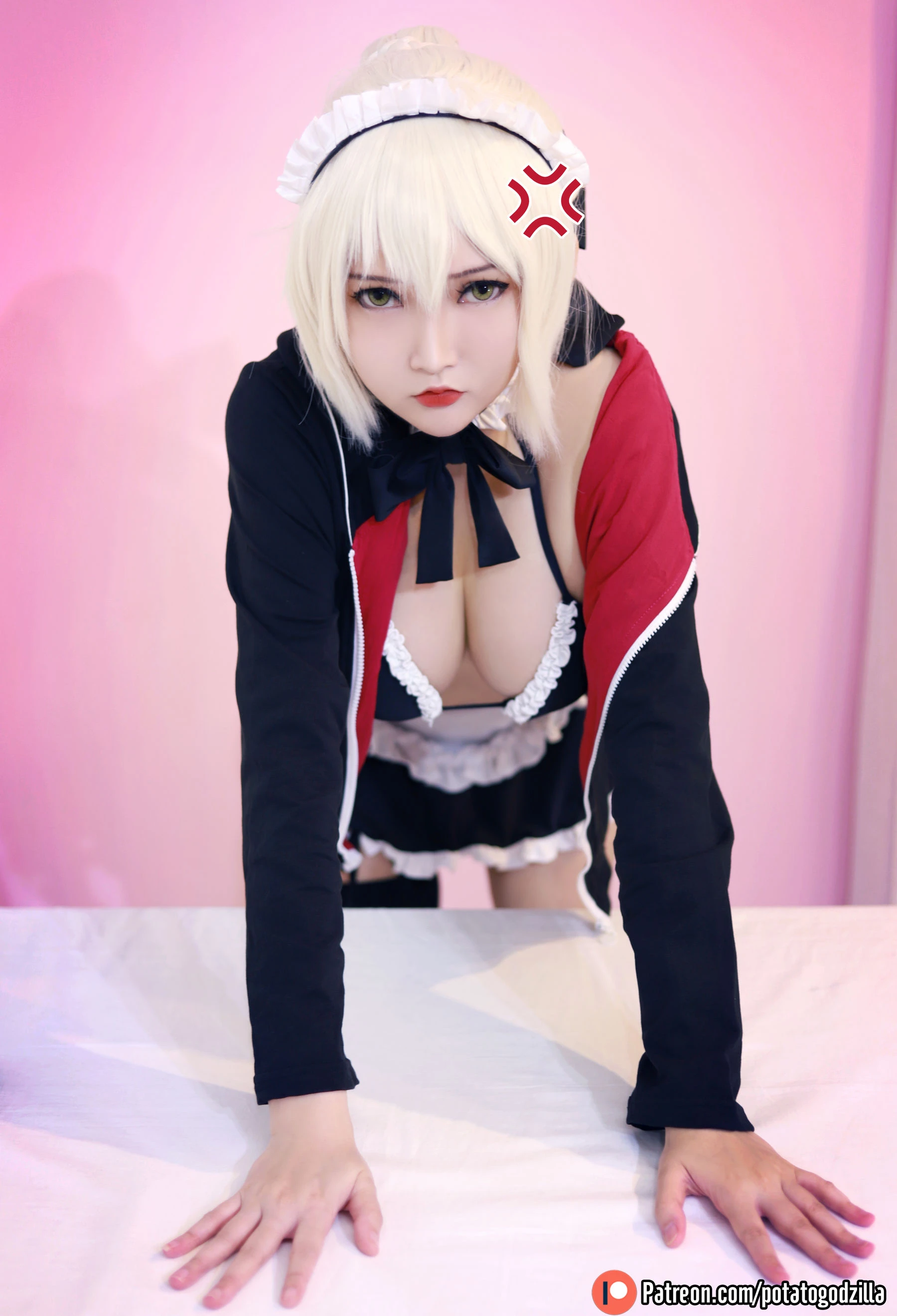 Coser小姐姐Potato Godzilla – Saber Alter Maid插图3