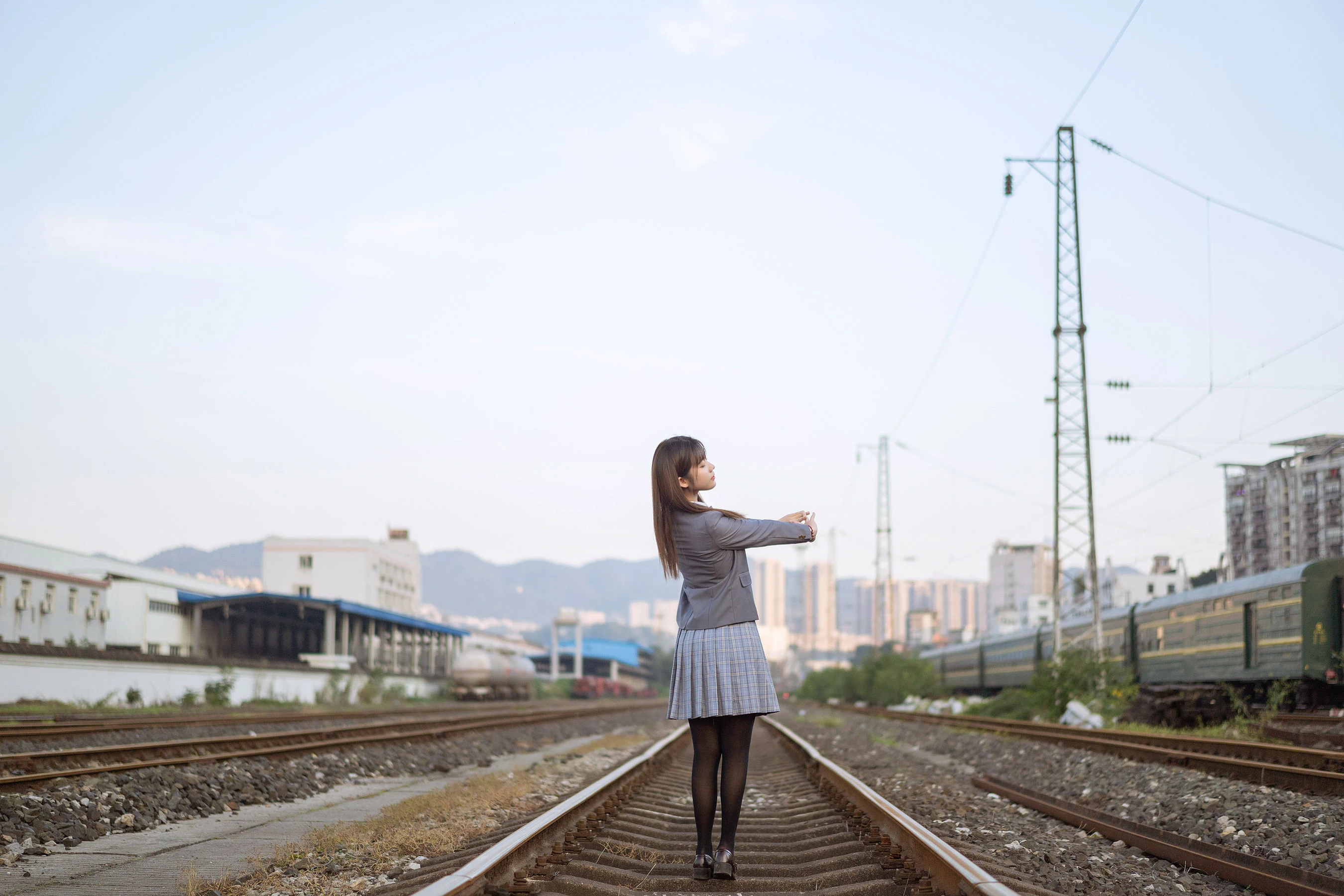 微博福利姬镜酱 私奔之制服插图5