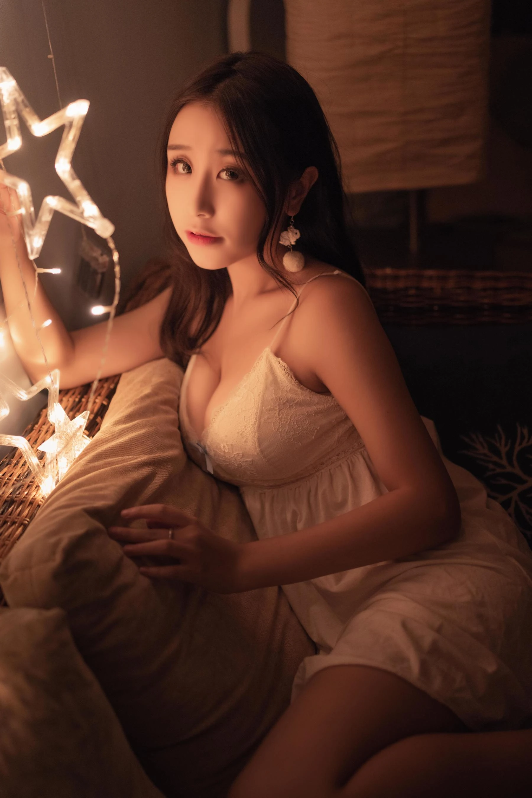 动漫博主穆零Mu0 – 灯下睡衣插图4