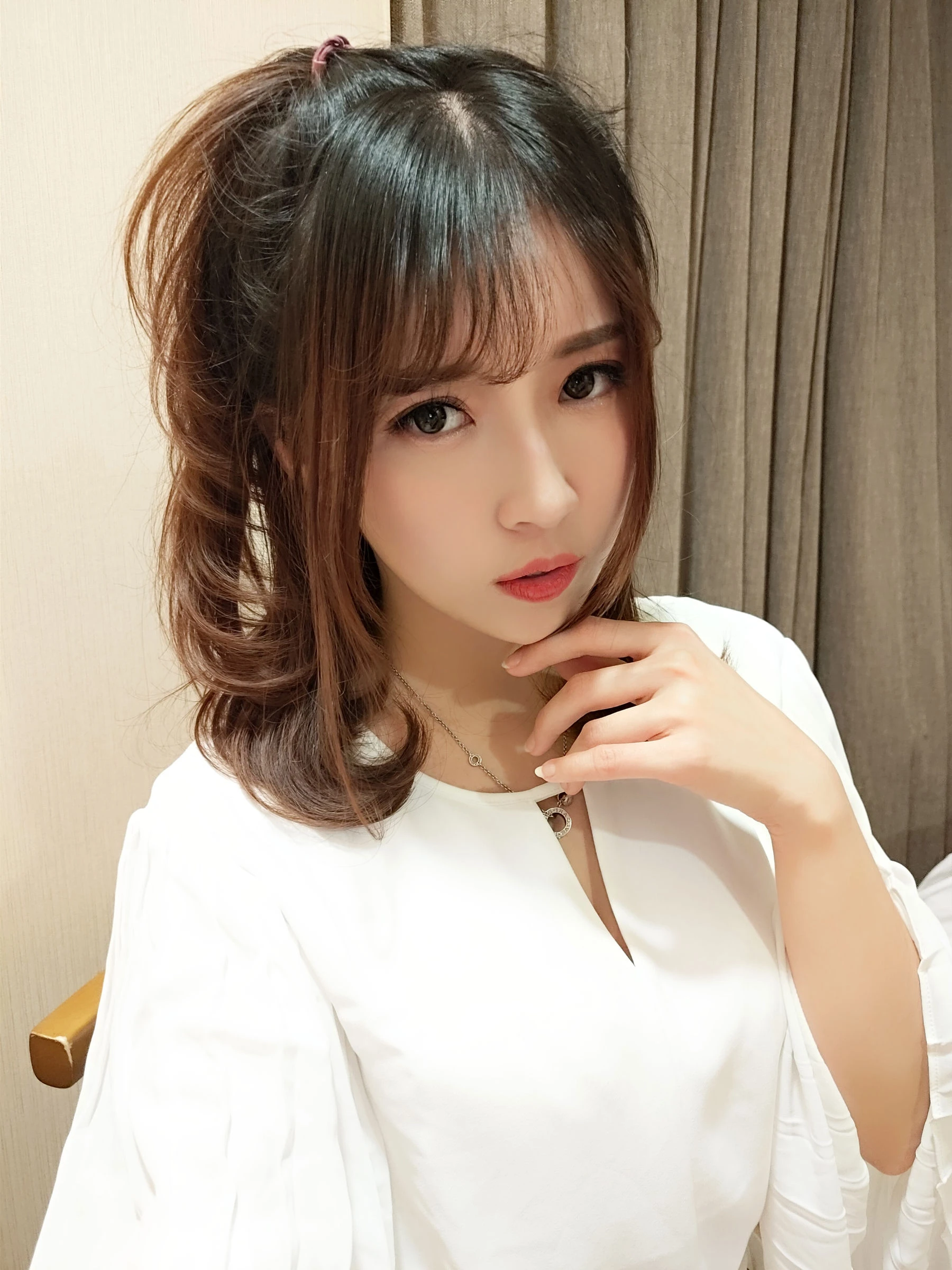 斗鱼主播小女巫露娜 – OL风肤色连裤袜插图2