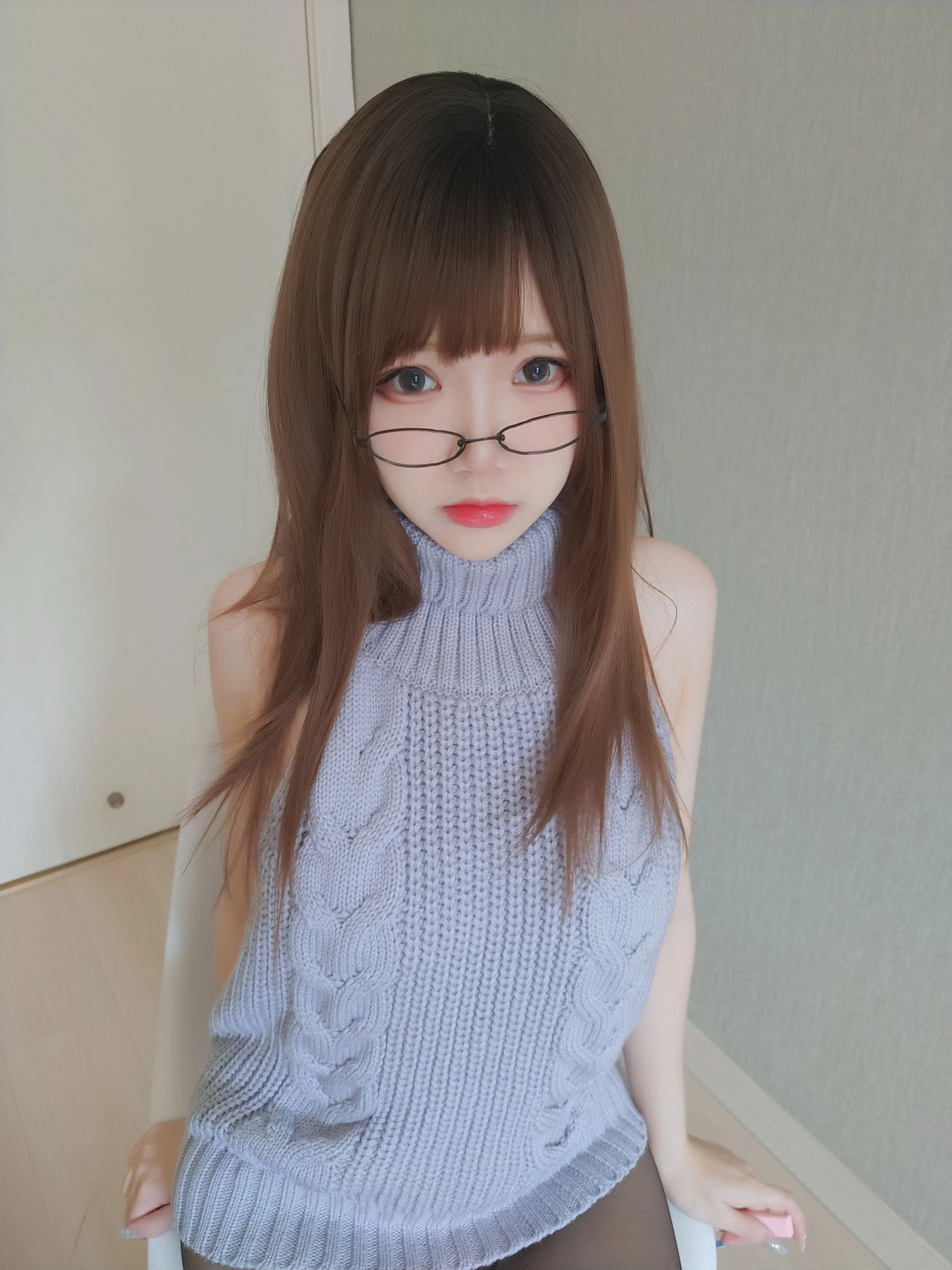 动漫博主雪晴Astra – 黑丝漏背毛衣插图3