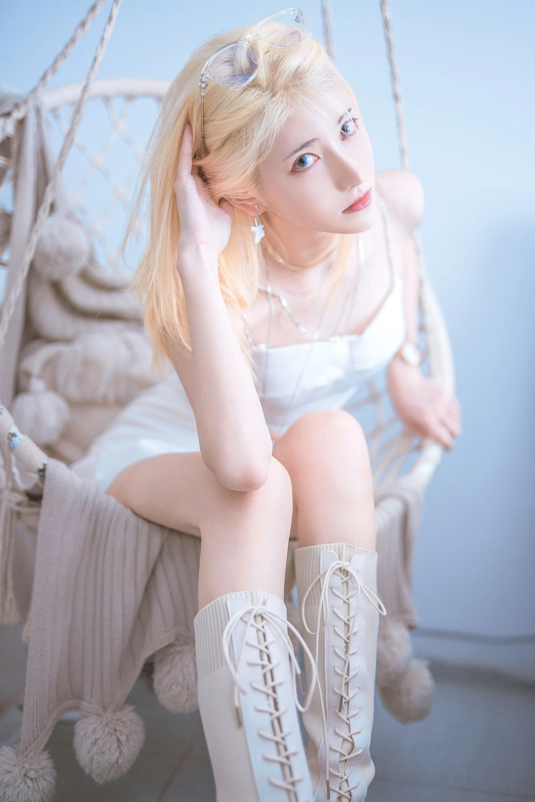 动漫博主南桃Momoko – 白色制服插图1