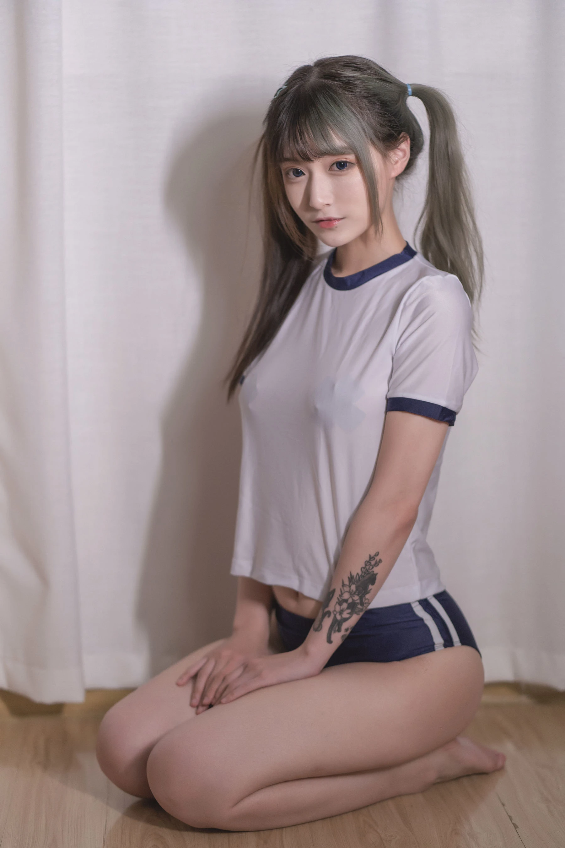 动漫博主铁板烧鬼舞w – 体操服插图2