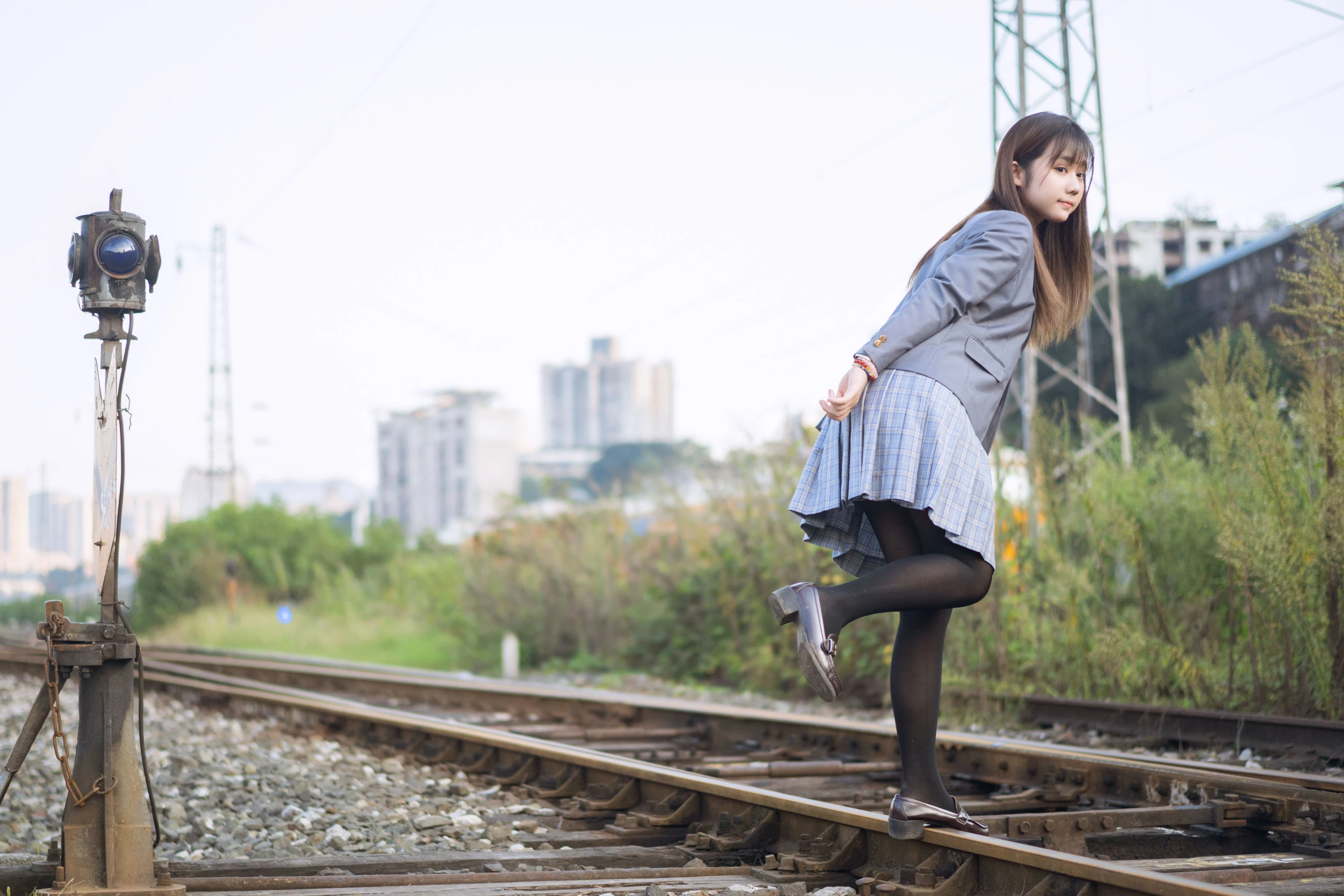 微博福利姬镜酱 私奔之制服插图3