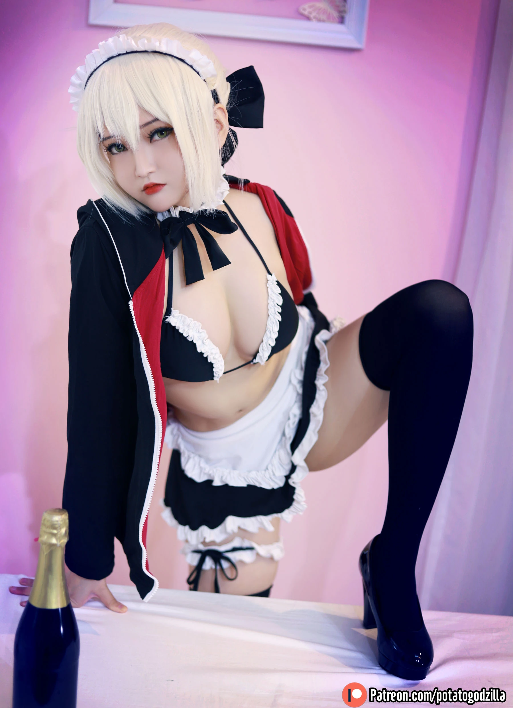 Coser小姐姐Potato Godzilla – Saber Alter Maid插图1